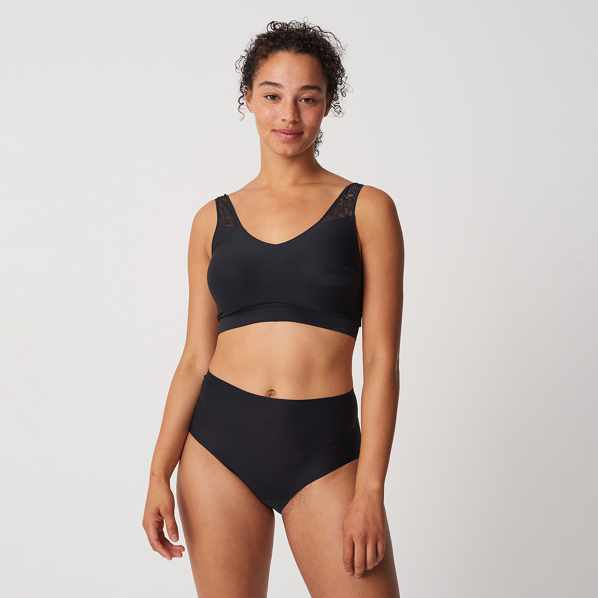 CHANTELLE<br>Bustier com renda e bojo Softstretch