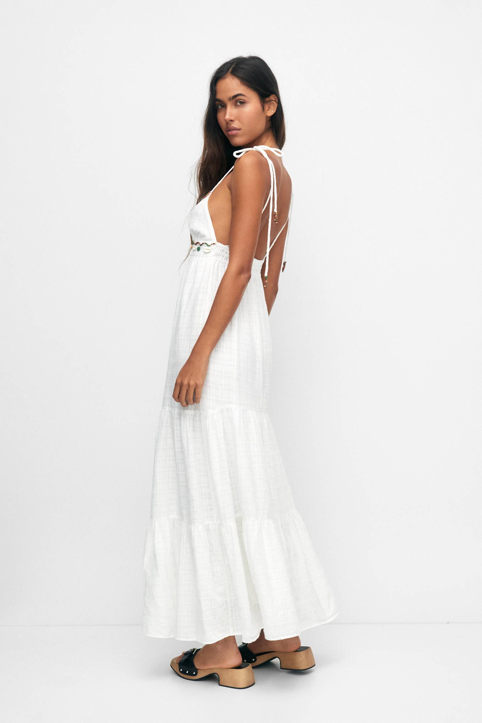 VESTIDO LONGO BRANCO COM CONCHAS - BRANCO
