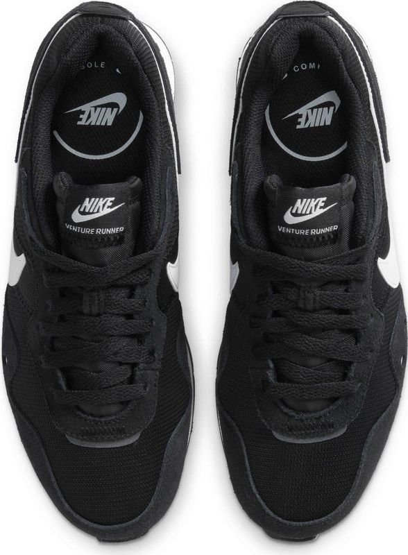 Nike Venture Runner Dames Sneakers - Black White-Black
