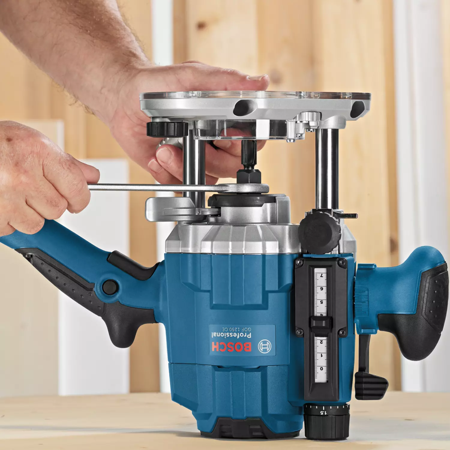 Bosch GOF 1250 CE Professional Bovenfrees - 1250W - 6-8mm