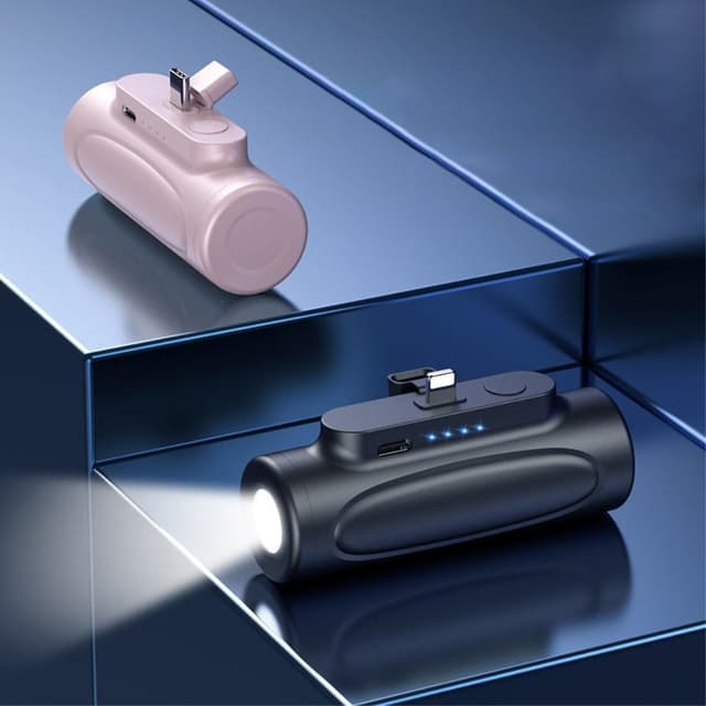 5000mAh bærbar telefonoplader USB-C med lommelygte