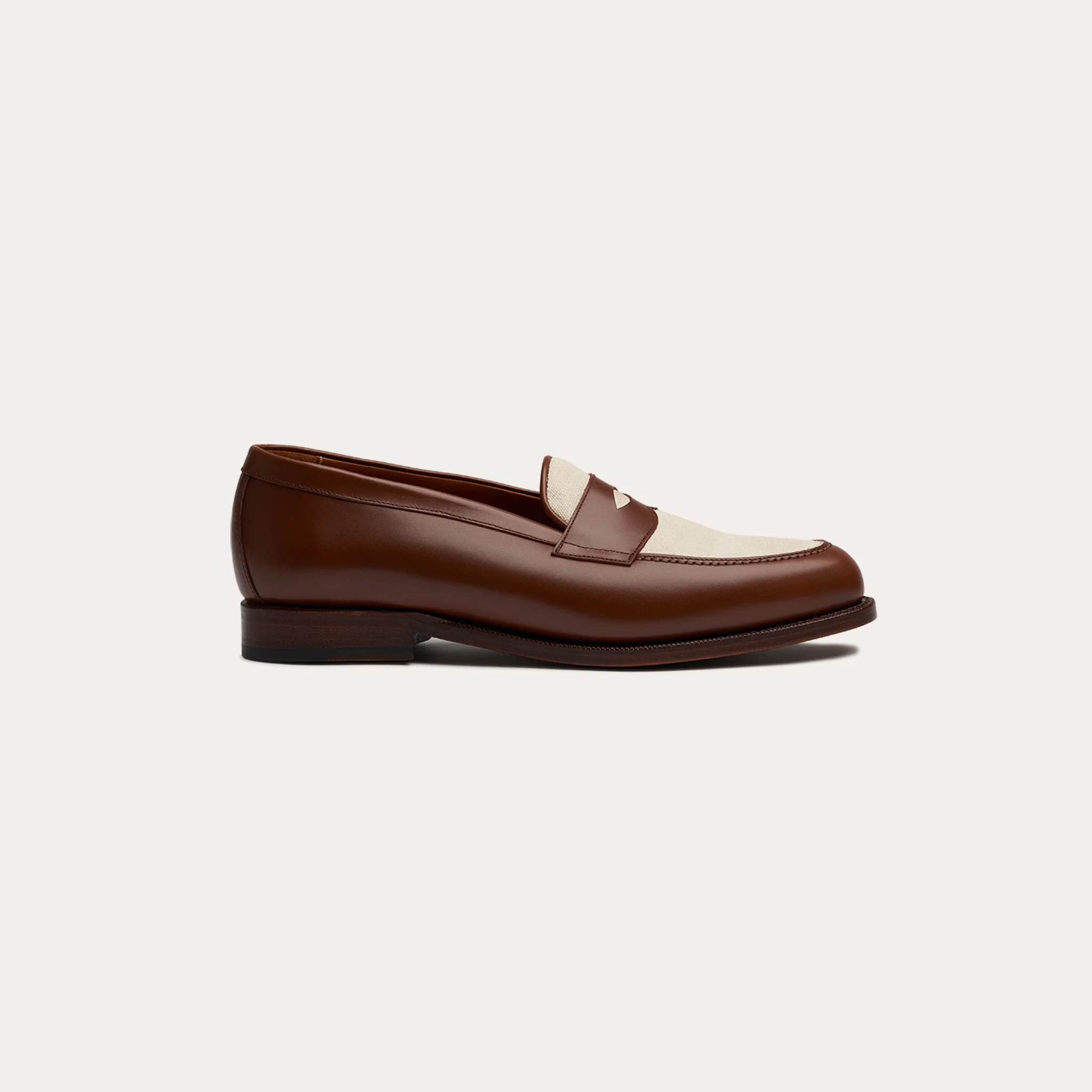 Two-tone wagtail moccasin