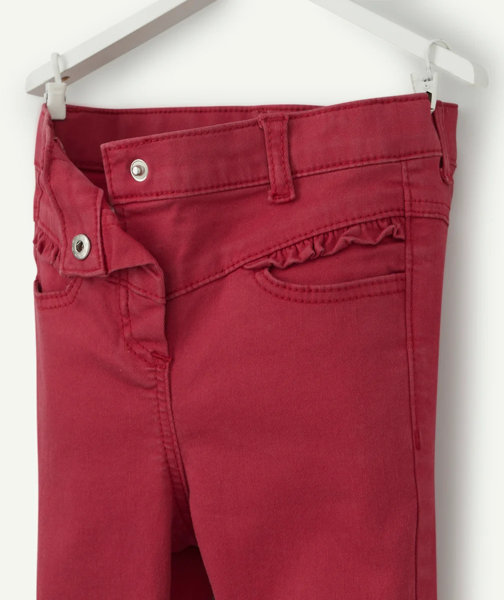 PANTALON SLIM BÉBÉ FILLE EN DENIM ROUGE AVEC VOLANTS