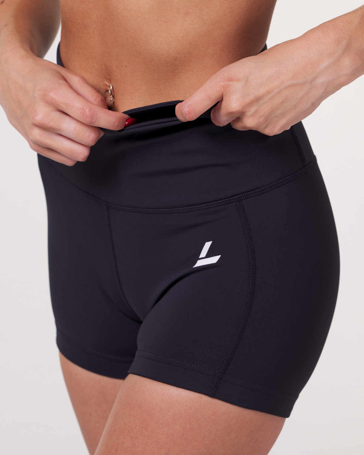 LEVITY Magnify Scrunch Shorts 2.0 Black