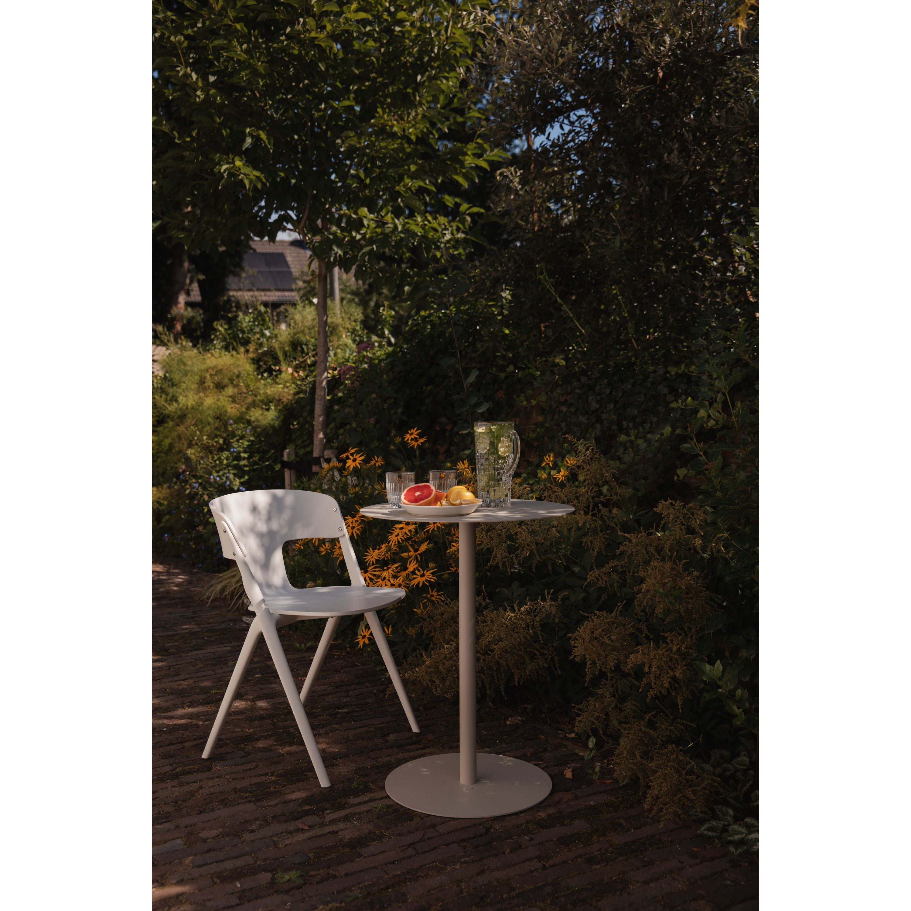 Zuiver Snow Bistrotafel Rond 57 cm Metaal Beige