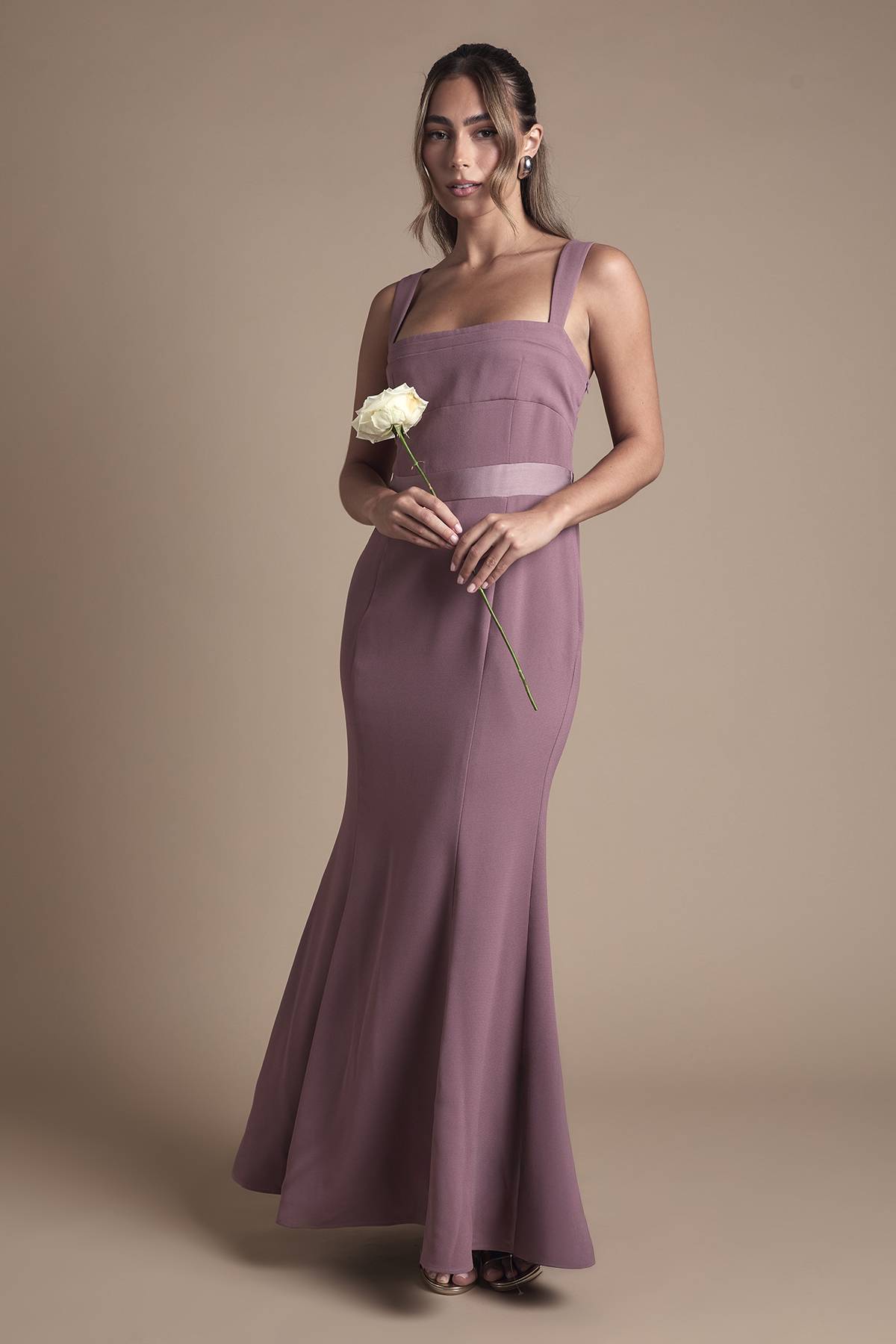 Coast Robe de Demoiselle d'Honneur en Satin à Bretelles avec Détail de Nœud au Dos