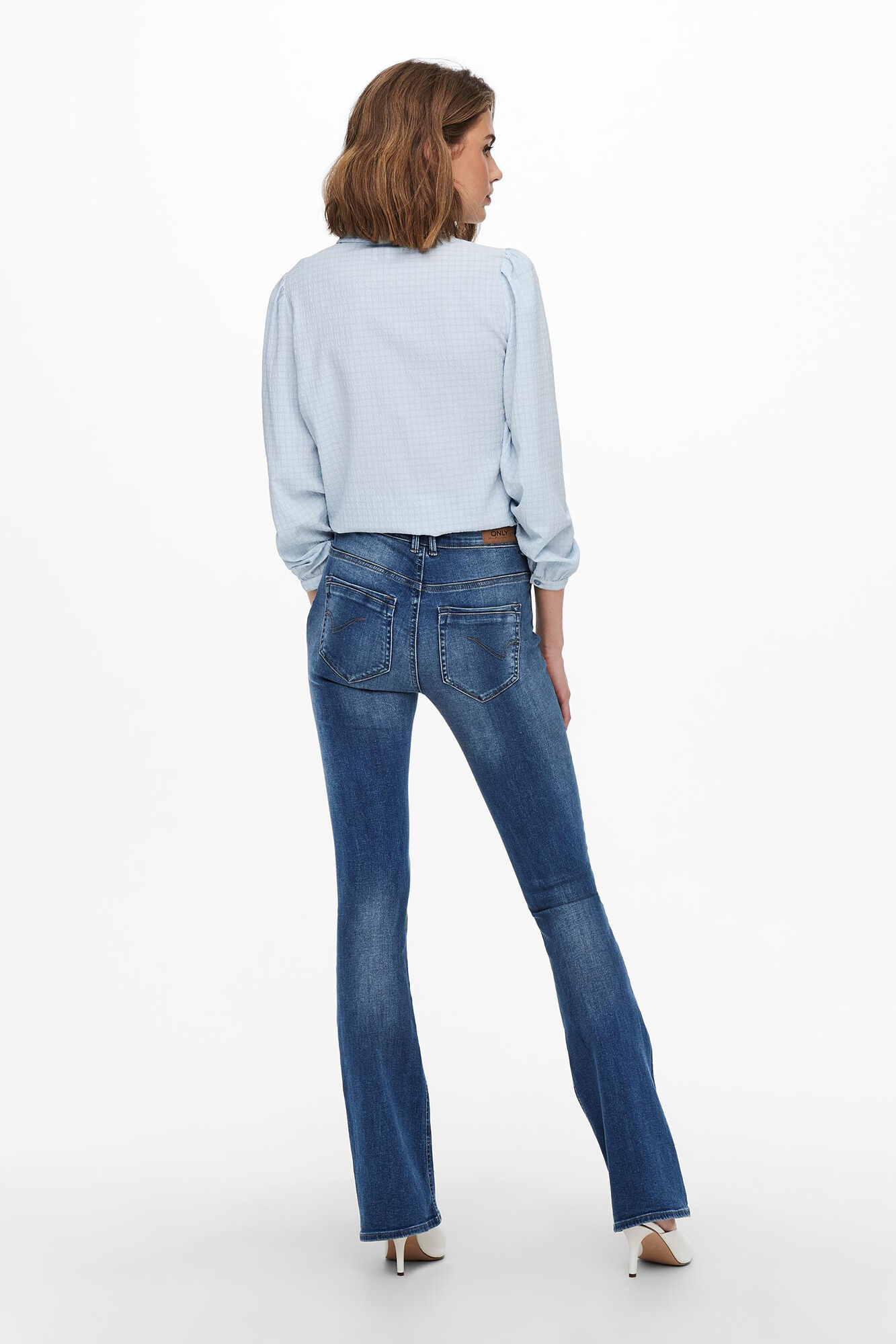 Calça boca de sino