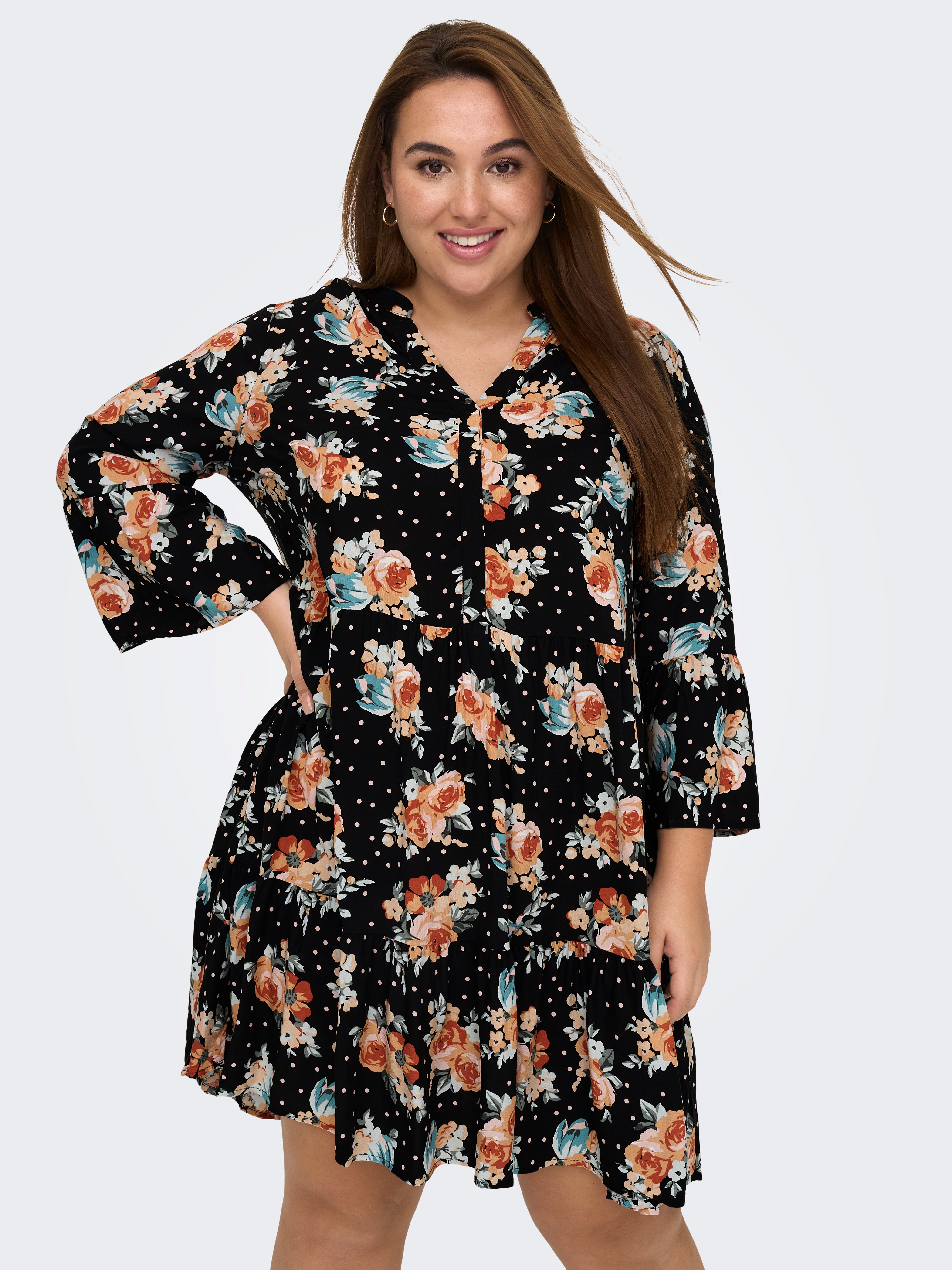CARANITA Kurzes Kleid Black