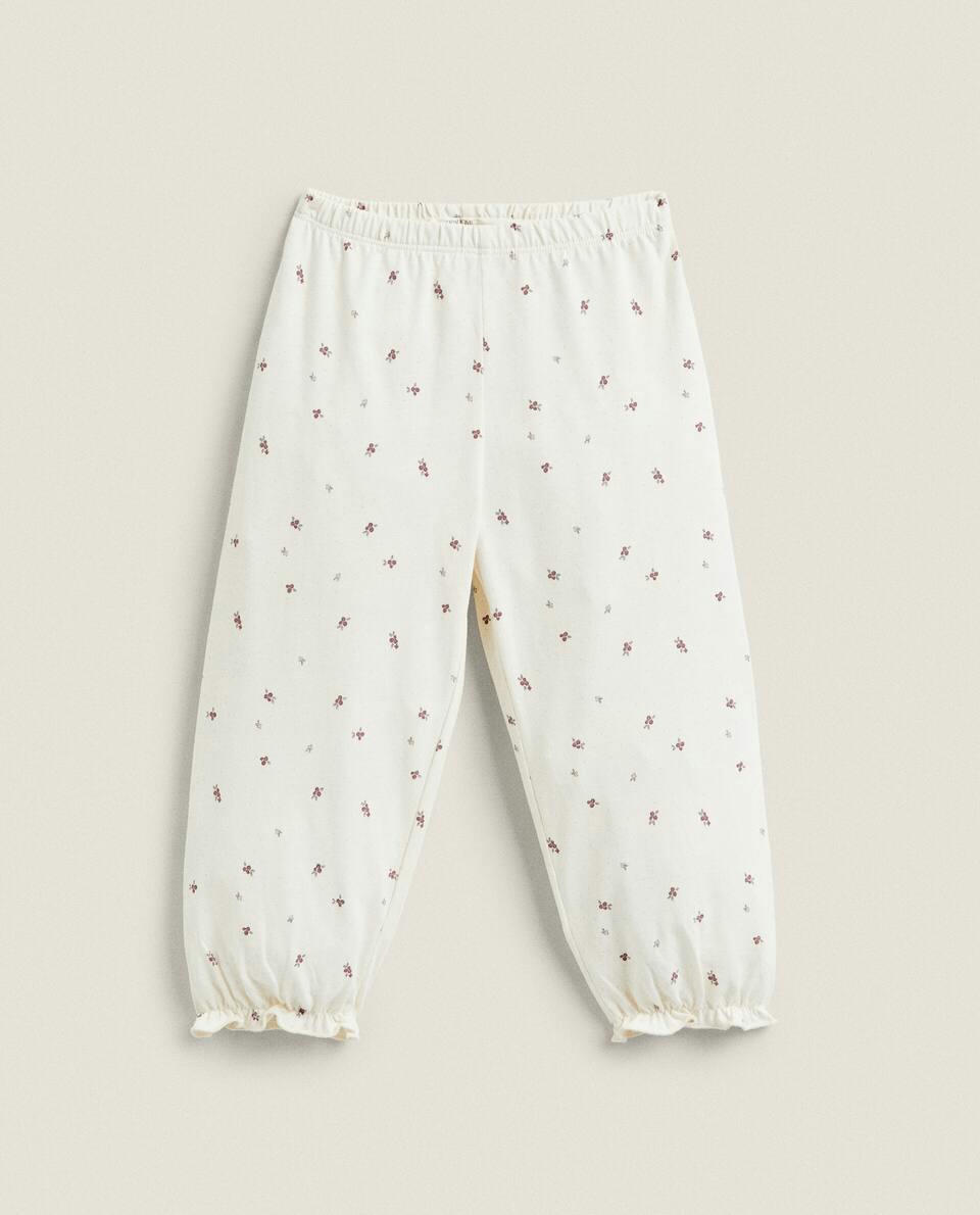 Conjunto de pijama infantil com estampa floral