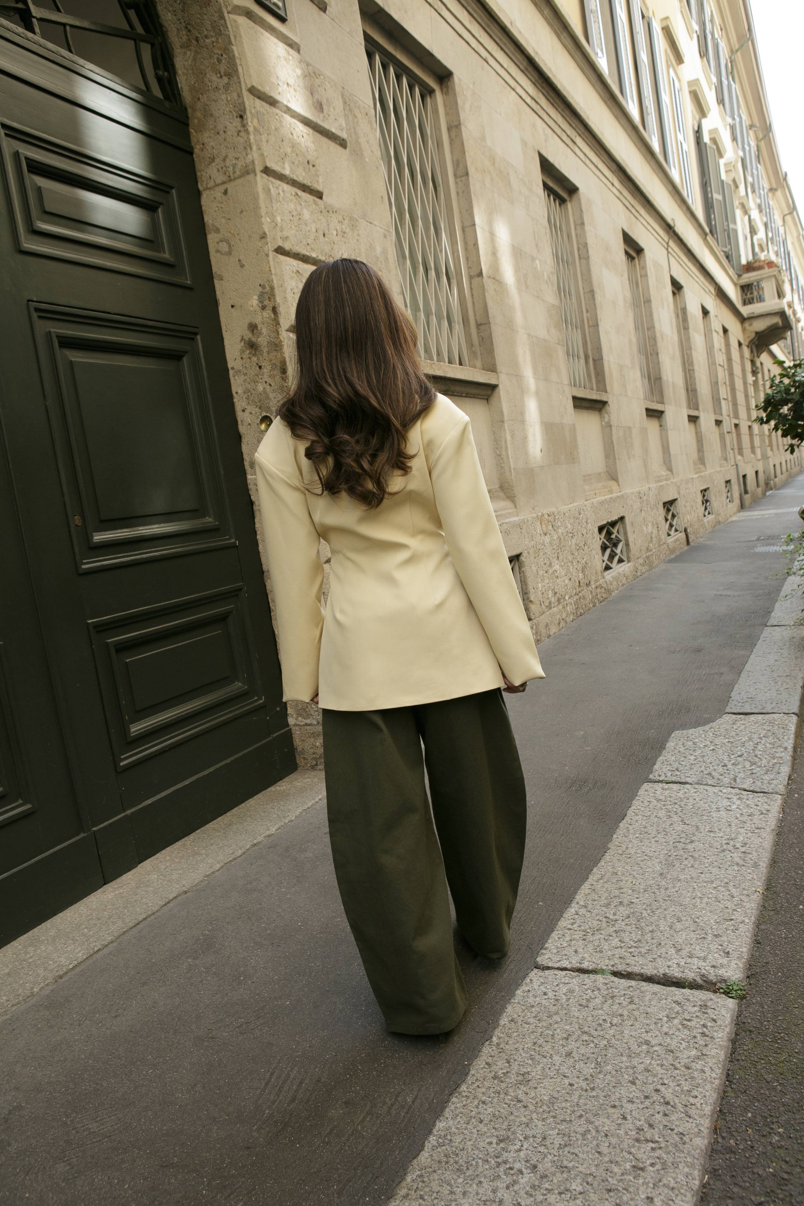 Pale Yellow Blazer Cintré À Taille Ajustée