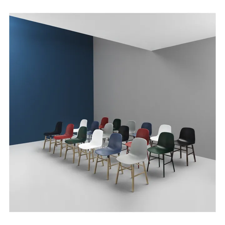 Normann Copenhagen Chaise Form en noyer | Rouge