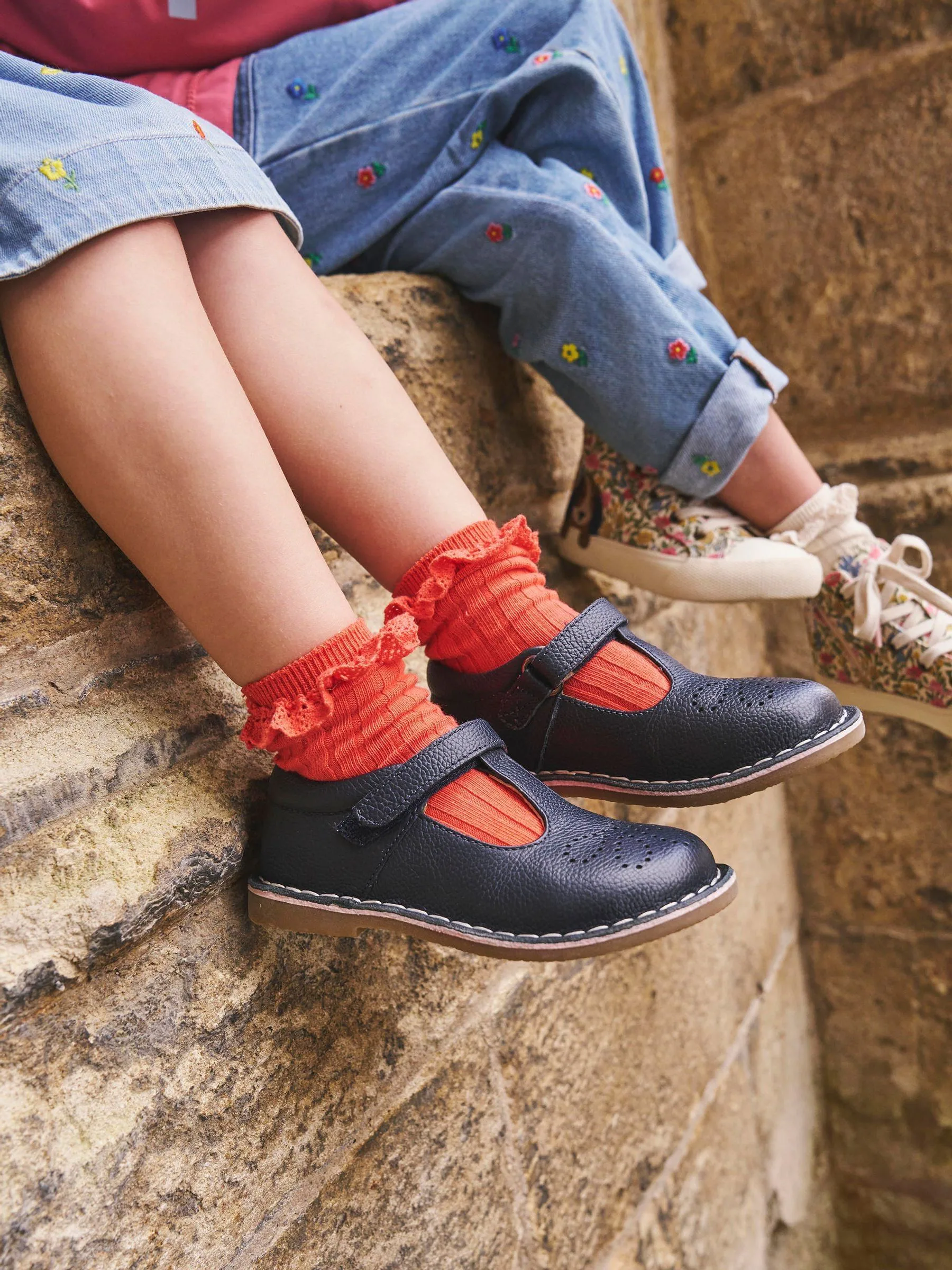 Zwart - Boden - Leren schoolschoenen met T-bandje