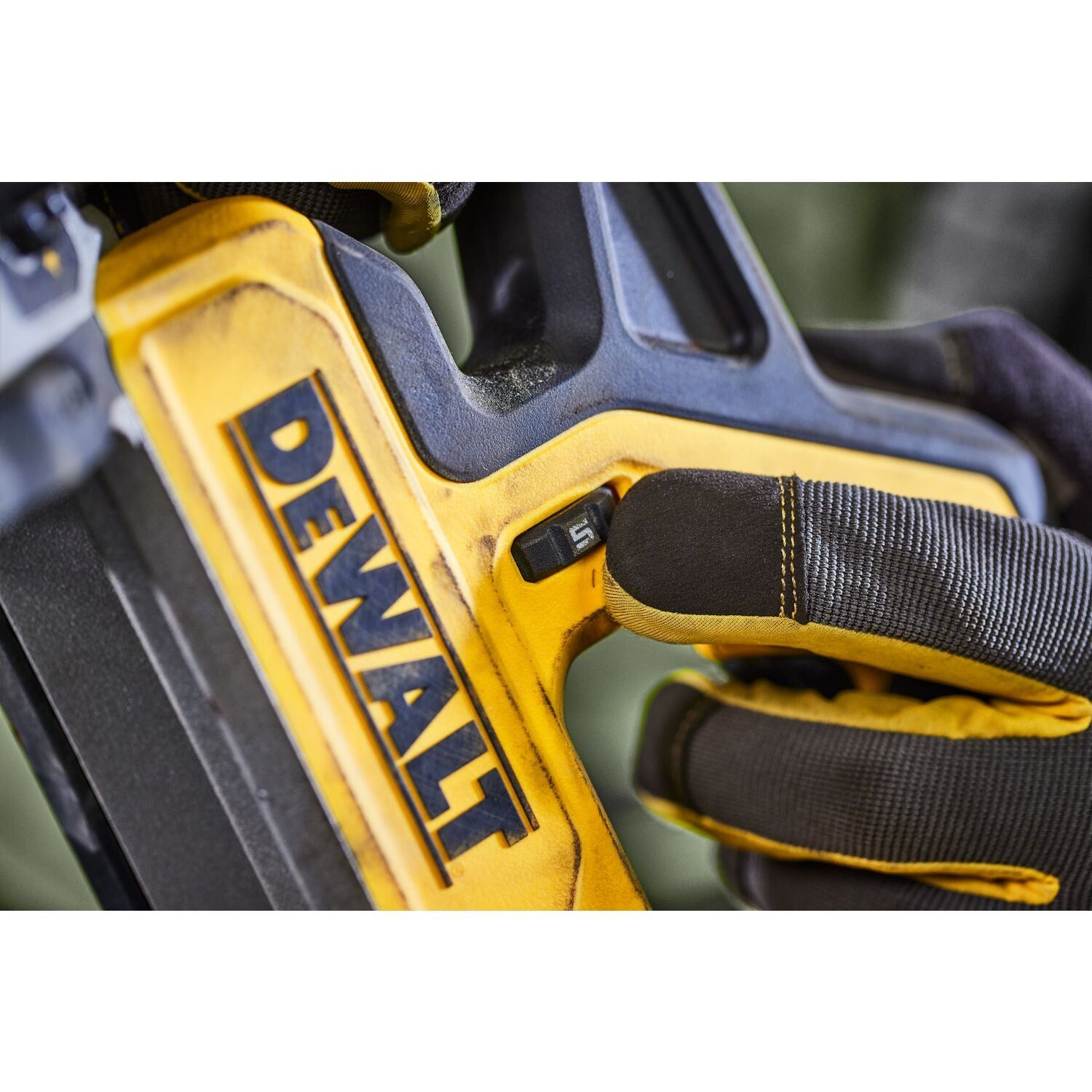 DeWALT DCS378N Accu middelgrote bandzaag 18V XR Basic Body