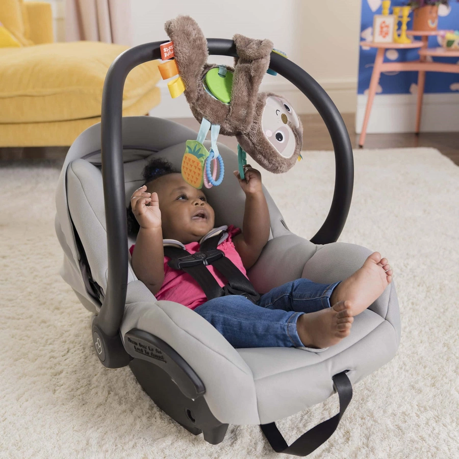 Bright Starts Slingin’ Sloth Travel Buddy™ Faultier