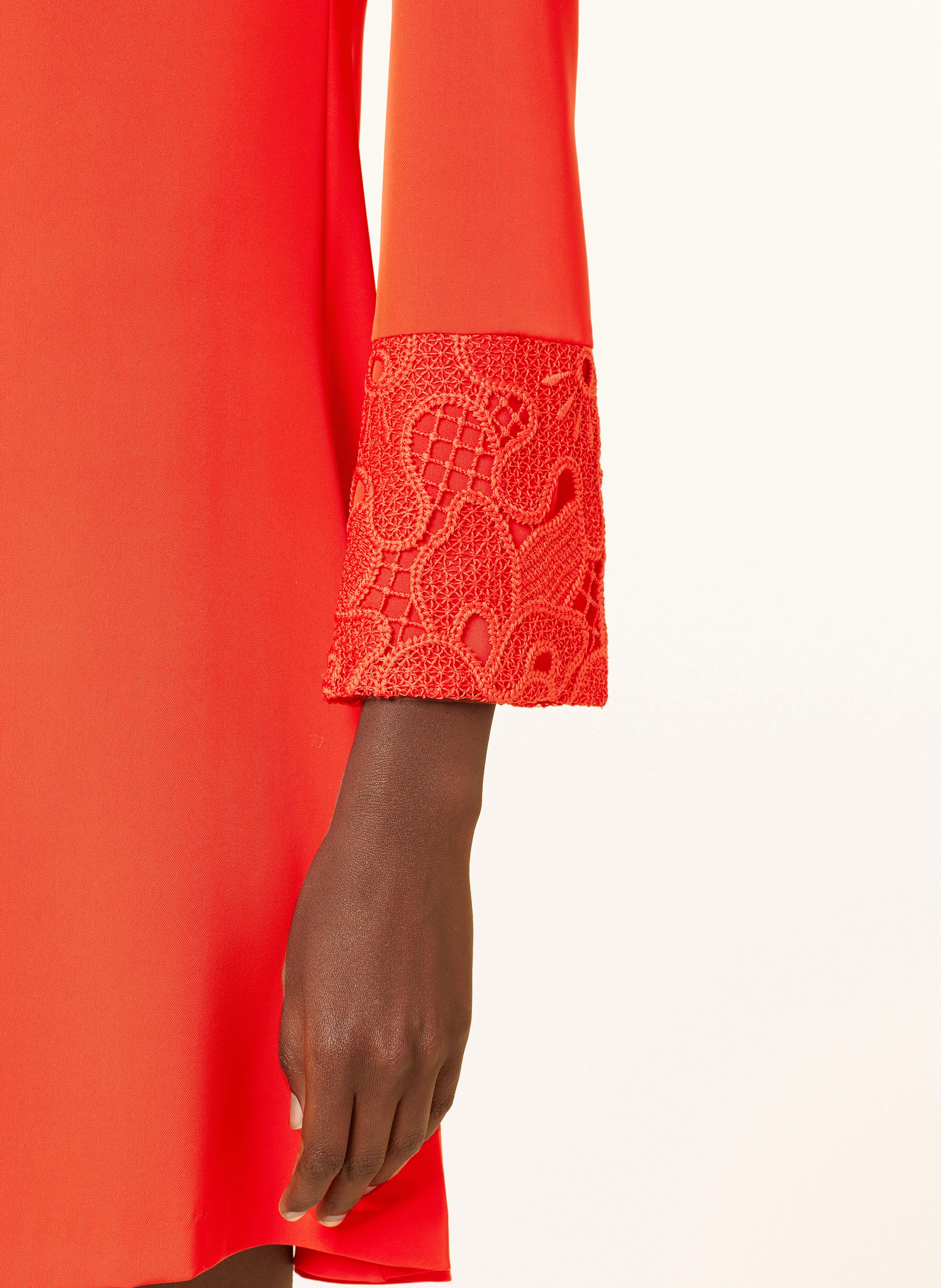 Ana Alcazar Kleid mit Spitze