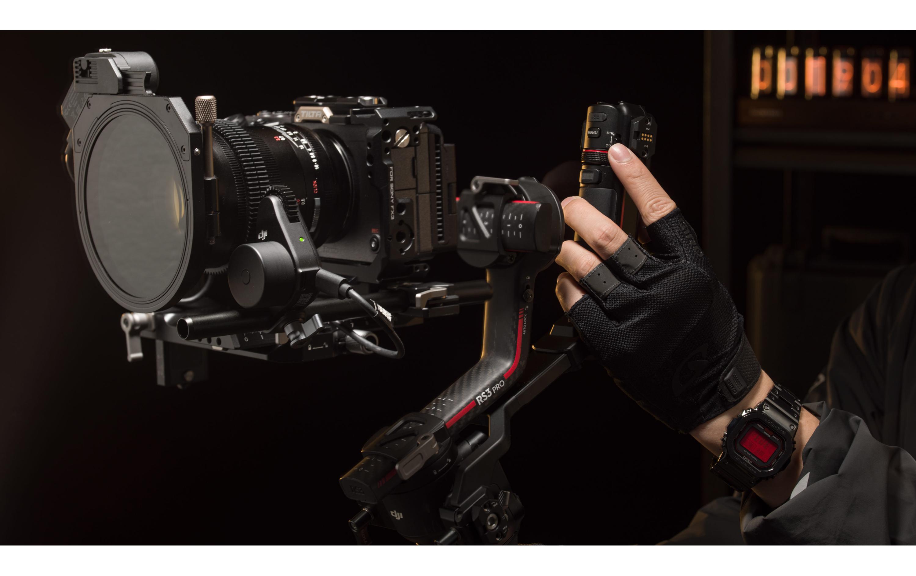 Erweiterter hinterer Bediengriff für DJI Ronin<br>Bequeme Möglichkeit, Aufnahmen aus niedrigerem Winkel zu machen