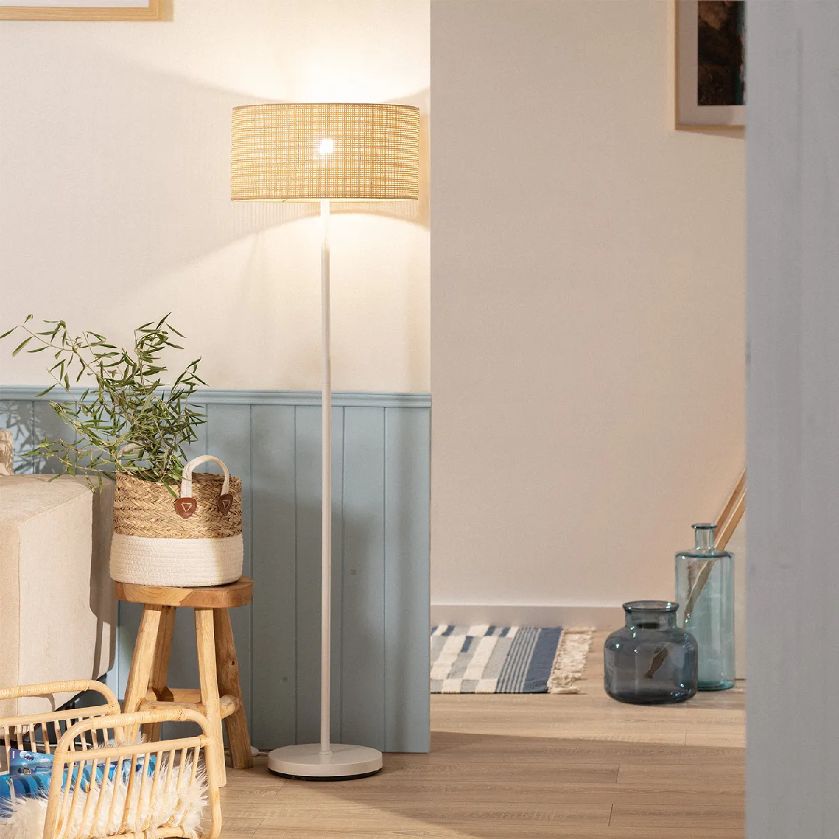 Ledkia Lampadaire Baracoa Blanc