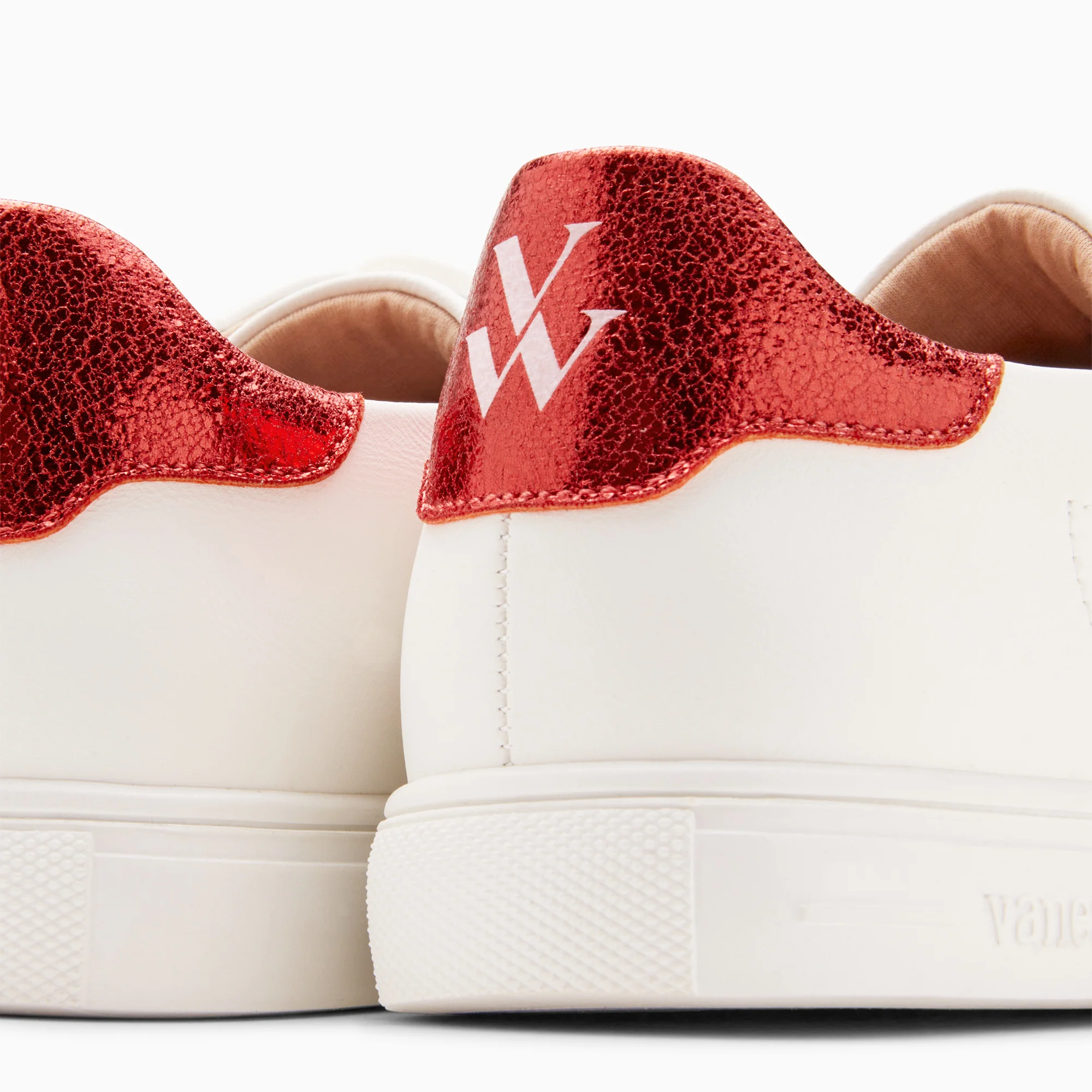 Sneakers-Baskets Isabella blanc et rouge à lacets