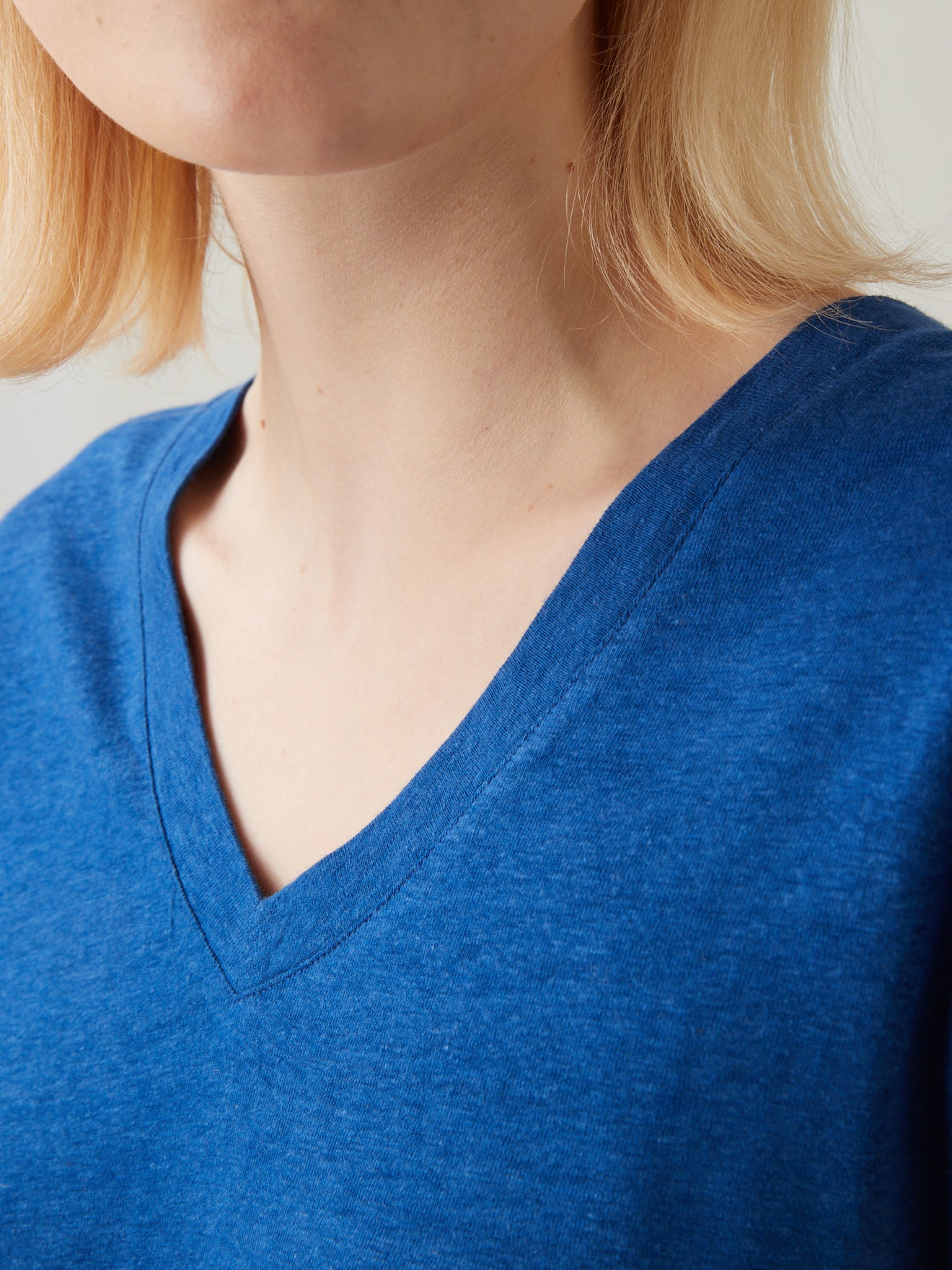 T-shirt col V femme viscose et lin