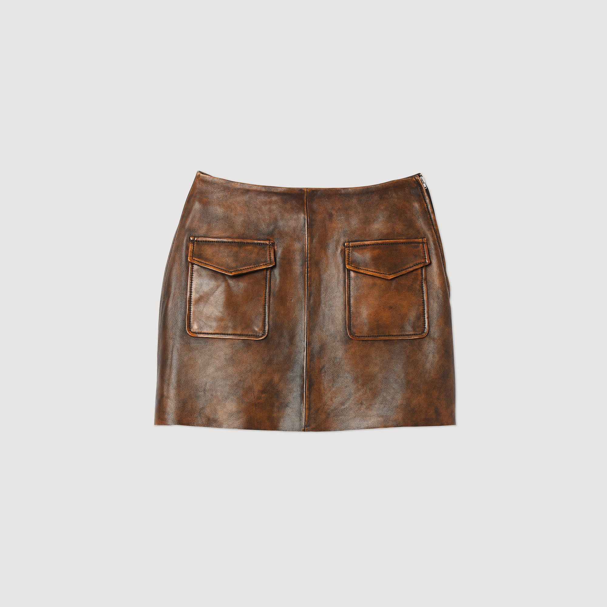 Jupe courte en cuir vieilli
