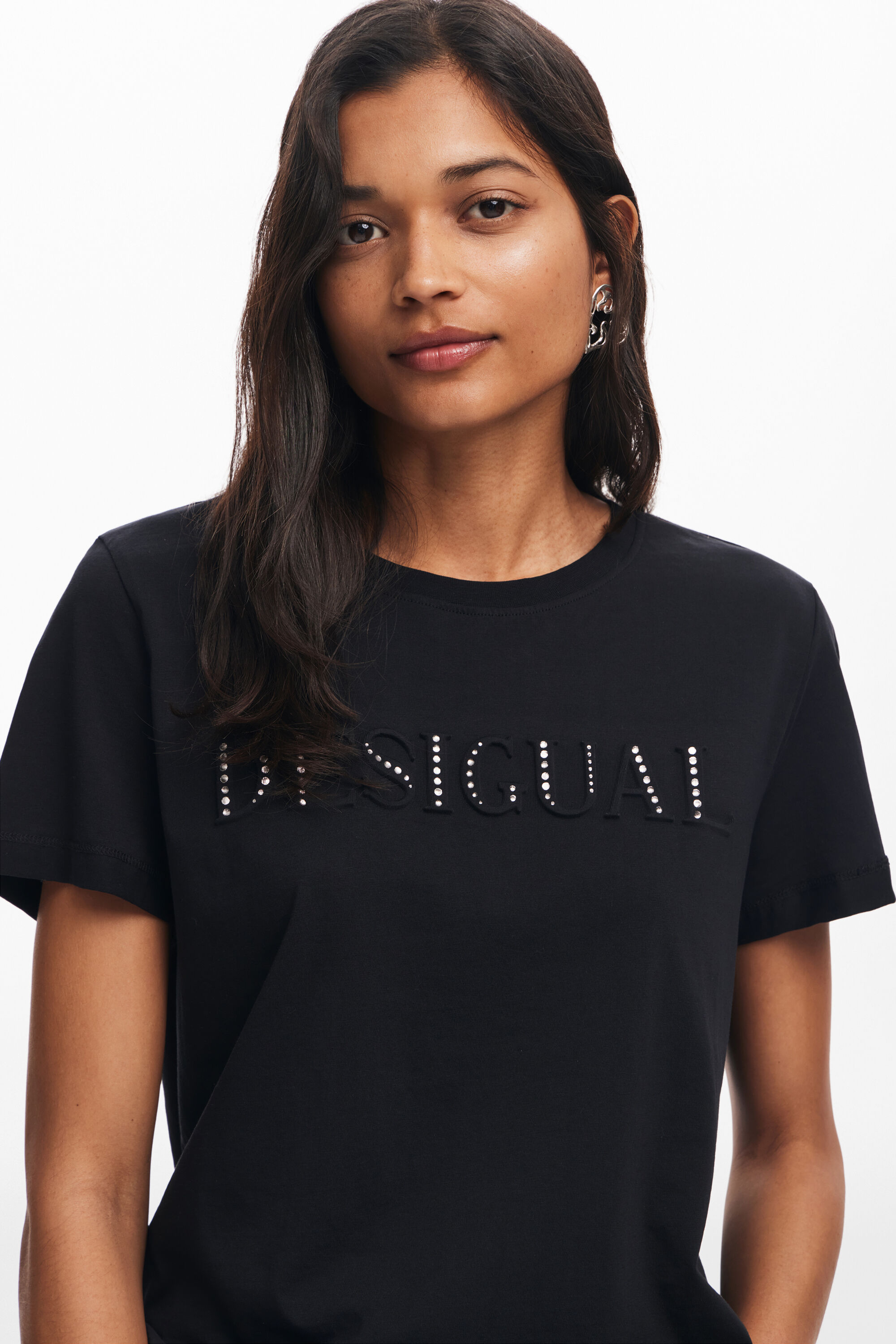 Camiseta com logotipo