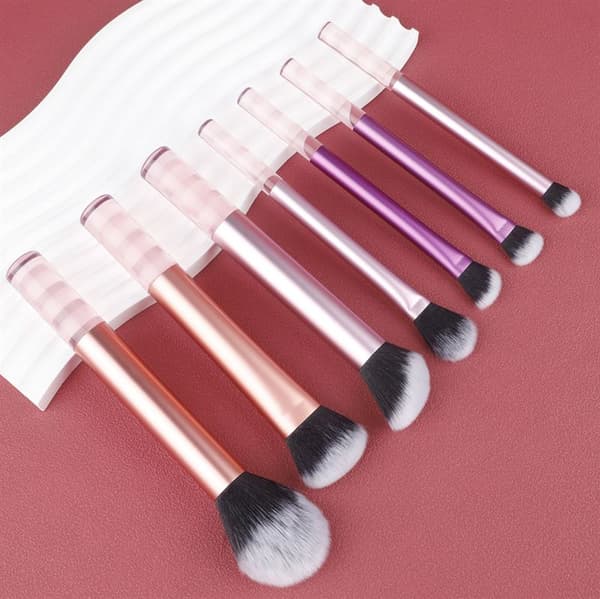 Technique PRO Glam Makeupbørstesett – 7 Deler for Profesjonell Sminkeapplikasjon