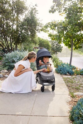 Ergobaby Metro+ Deluxe Trille, London Skyline Shadow