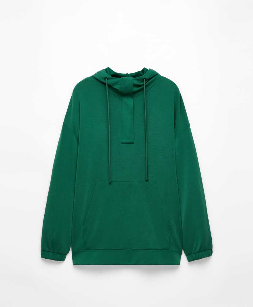 Moletom oversized em modal com toque macio e zíper.