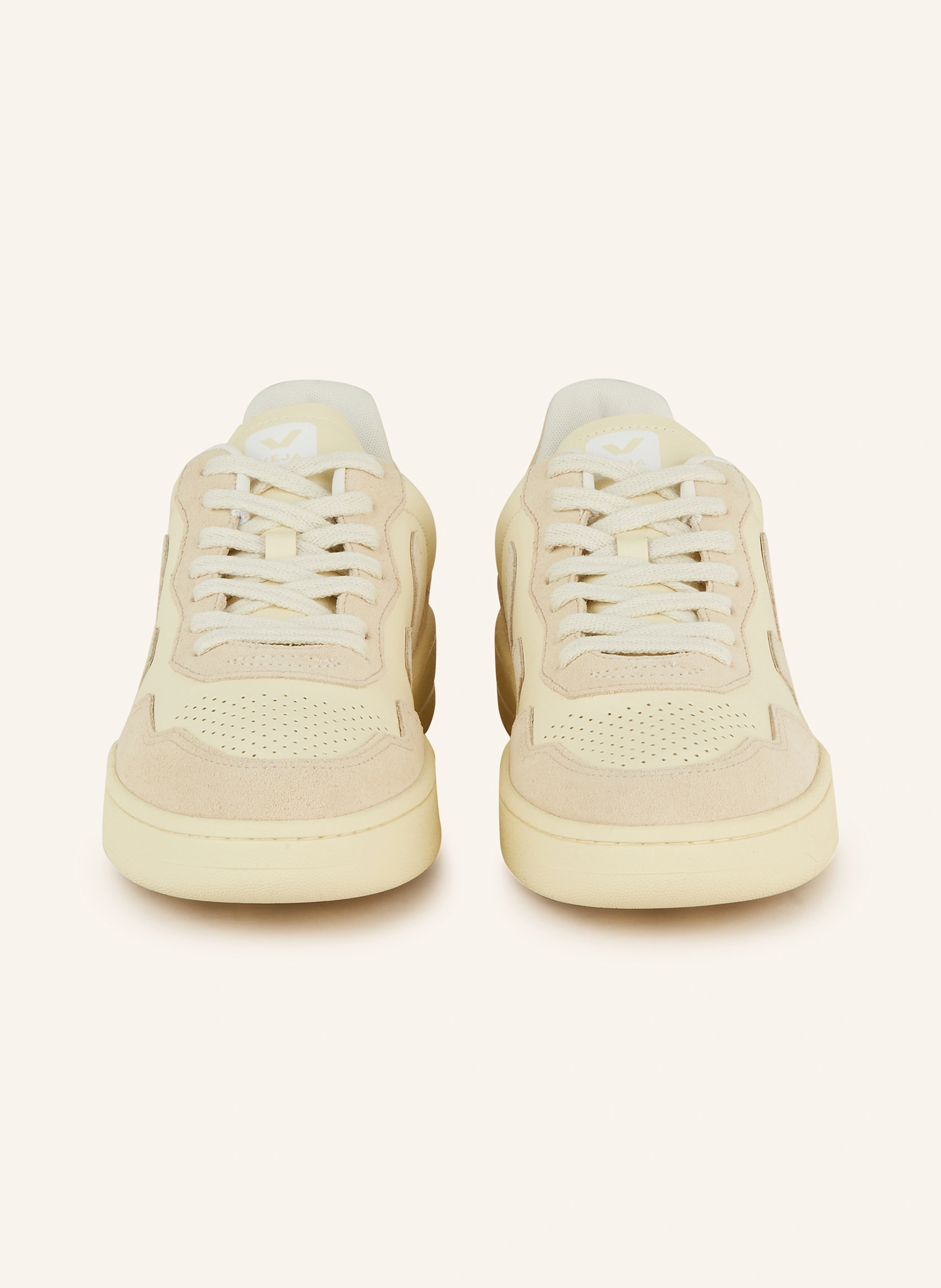 VEJA Sneaker V-90