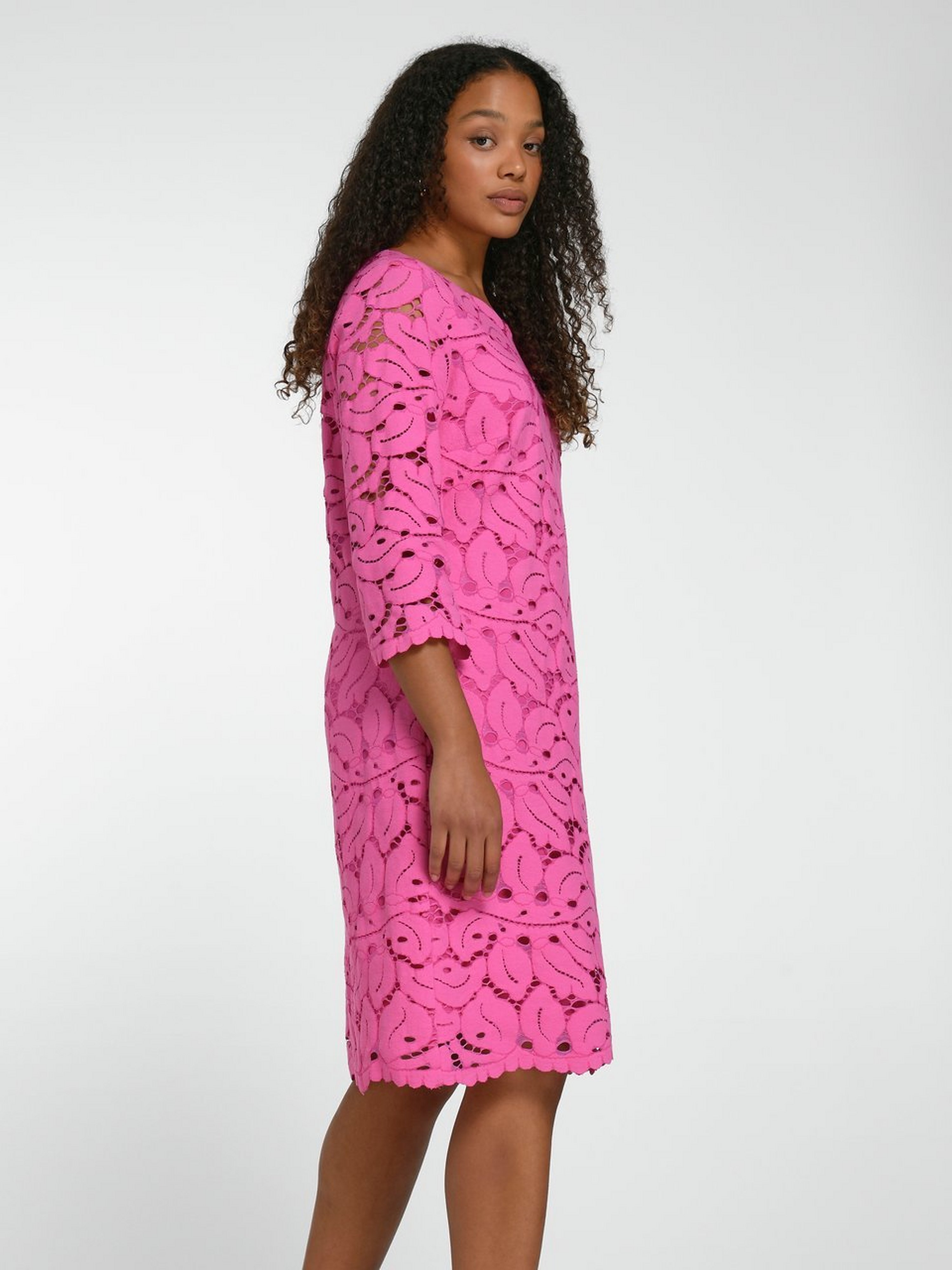 Spitzen-Kleid mit 3/4-Arm