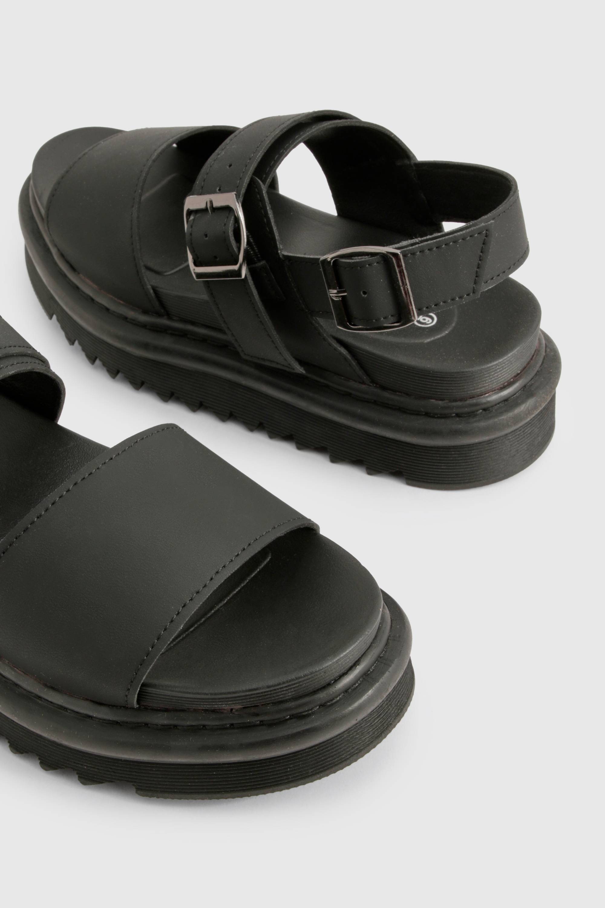 boohoo Sandales compens à plateforme chunky avec détails de boucle