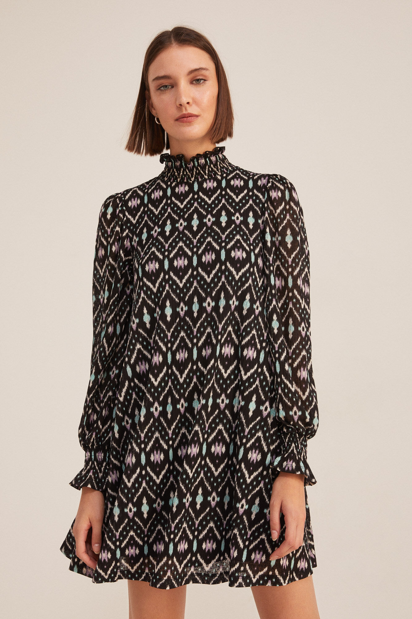 Vestido fluido com estampa Ikat - Preto
