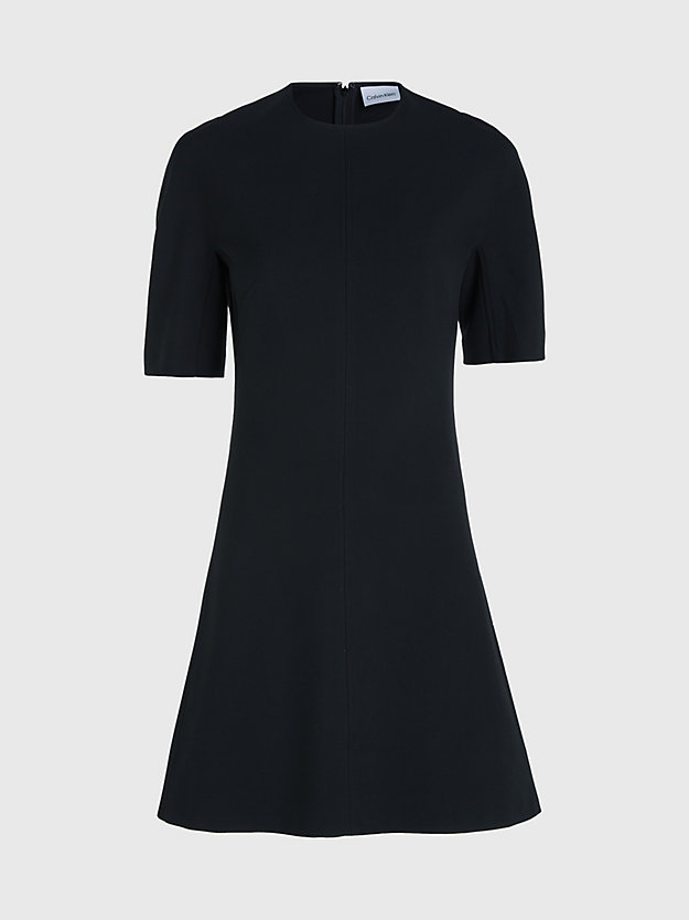 Vestido evasê de corte solto