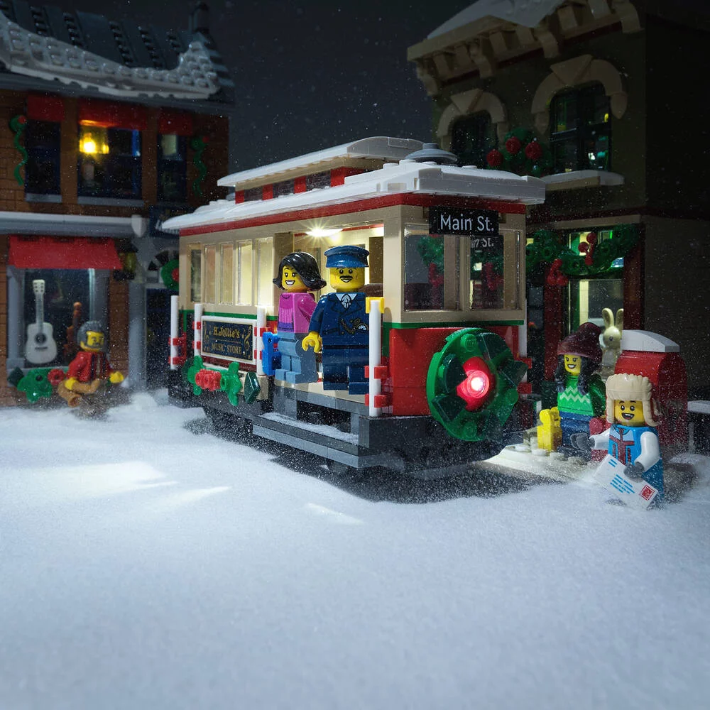 LEGO®ICONS 10308 - LA GRANDE RUE DECOREE POUR LES FETES