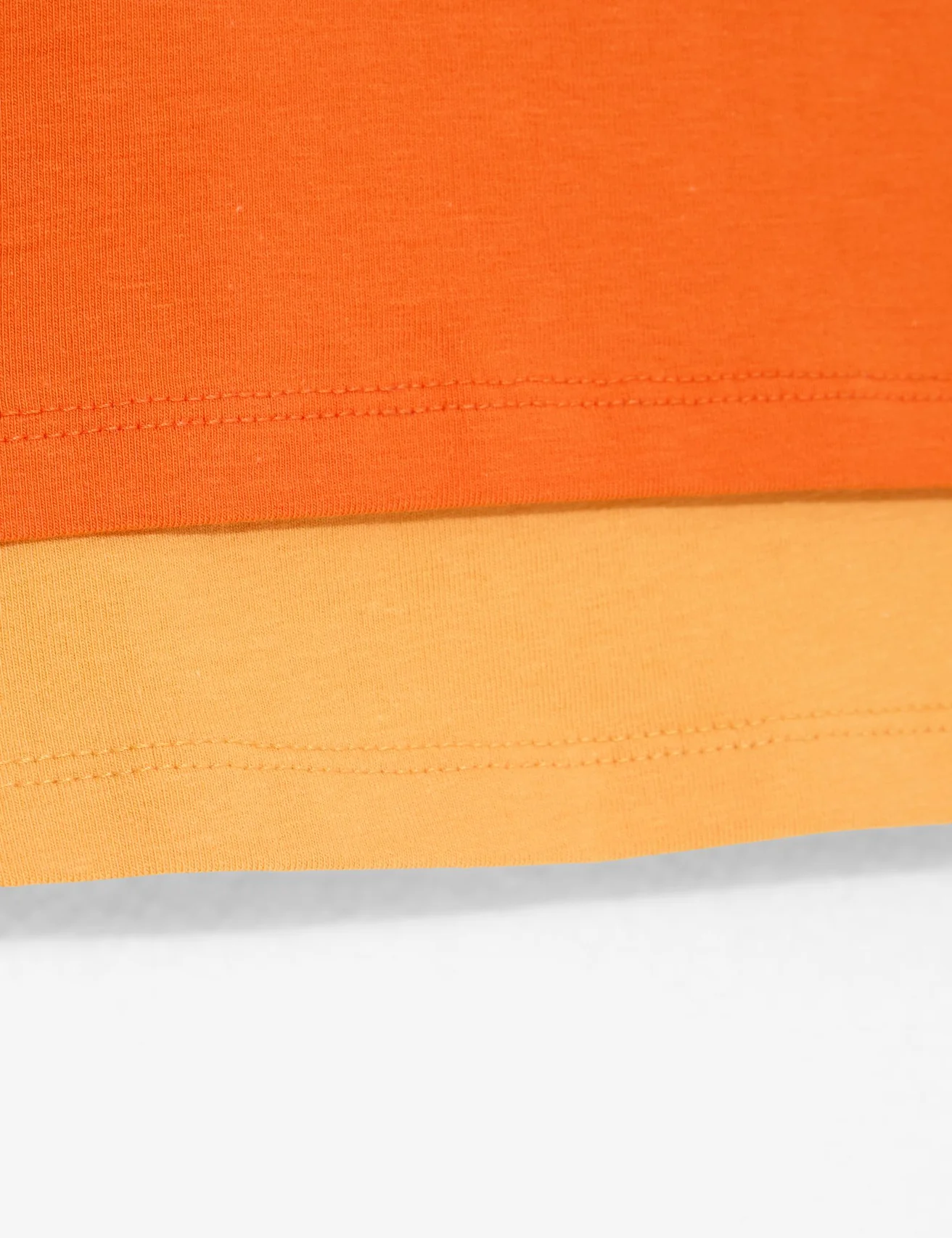 T-shirt court superposé orange rouge