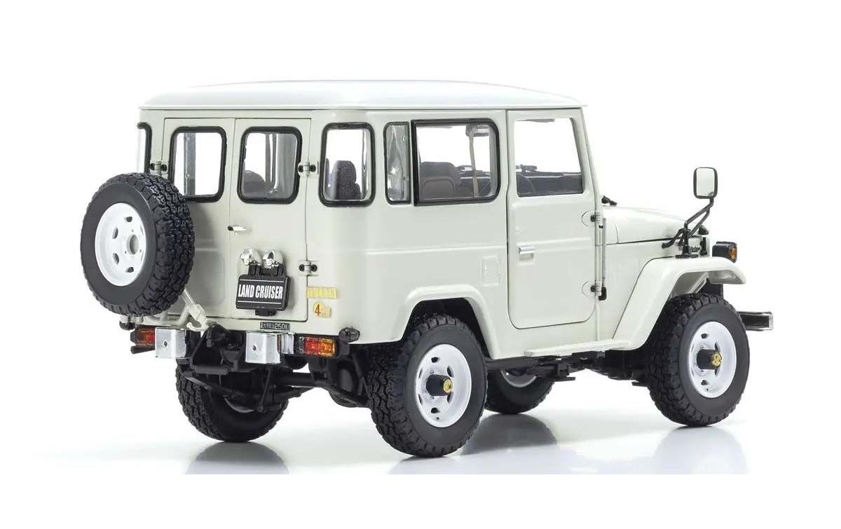 Toyota Land Cruiser 40 Van 1980 Weiss, 1:18<br>Detailgetreues Modellauto für Sammler im Massstab 1:18