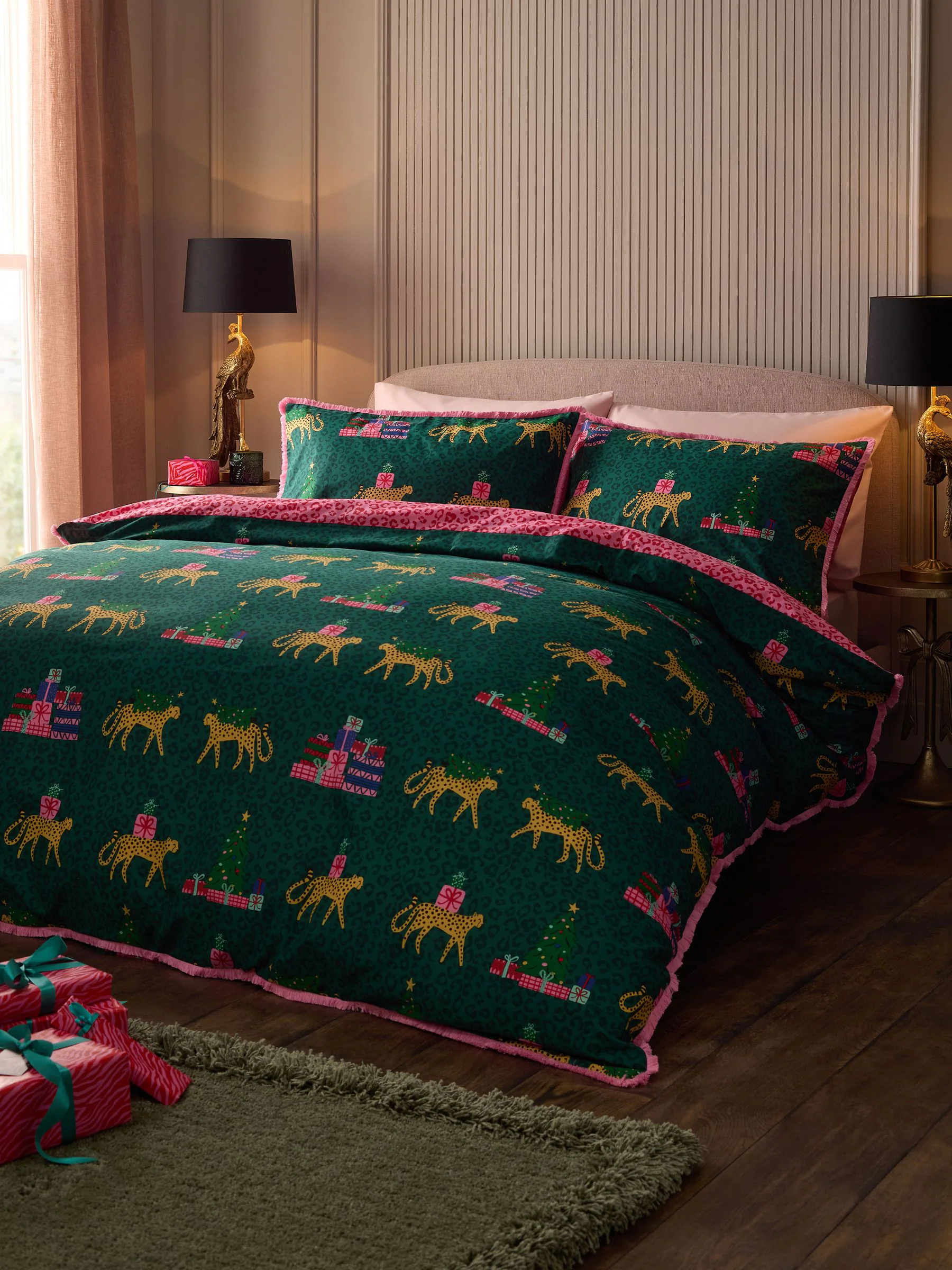 Christmas Leopard Scene Reversible Duvet Cover and Pillowcase Set
