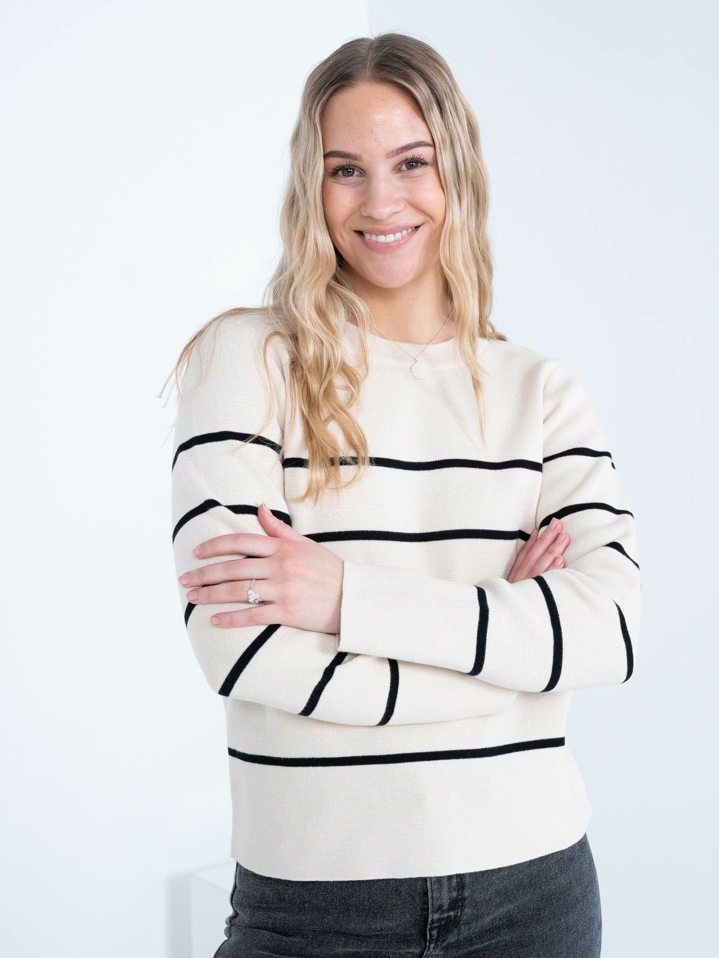 Liva Long Sleeve Knit O-Neck