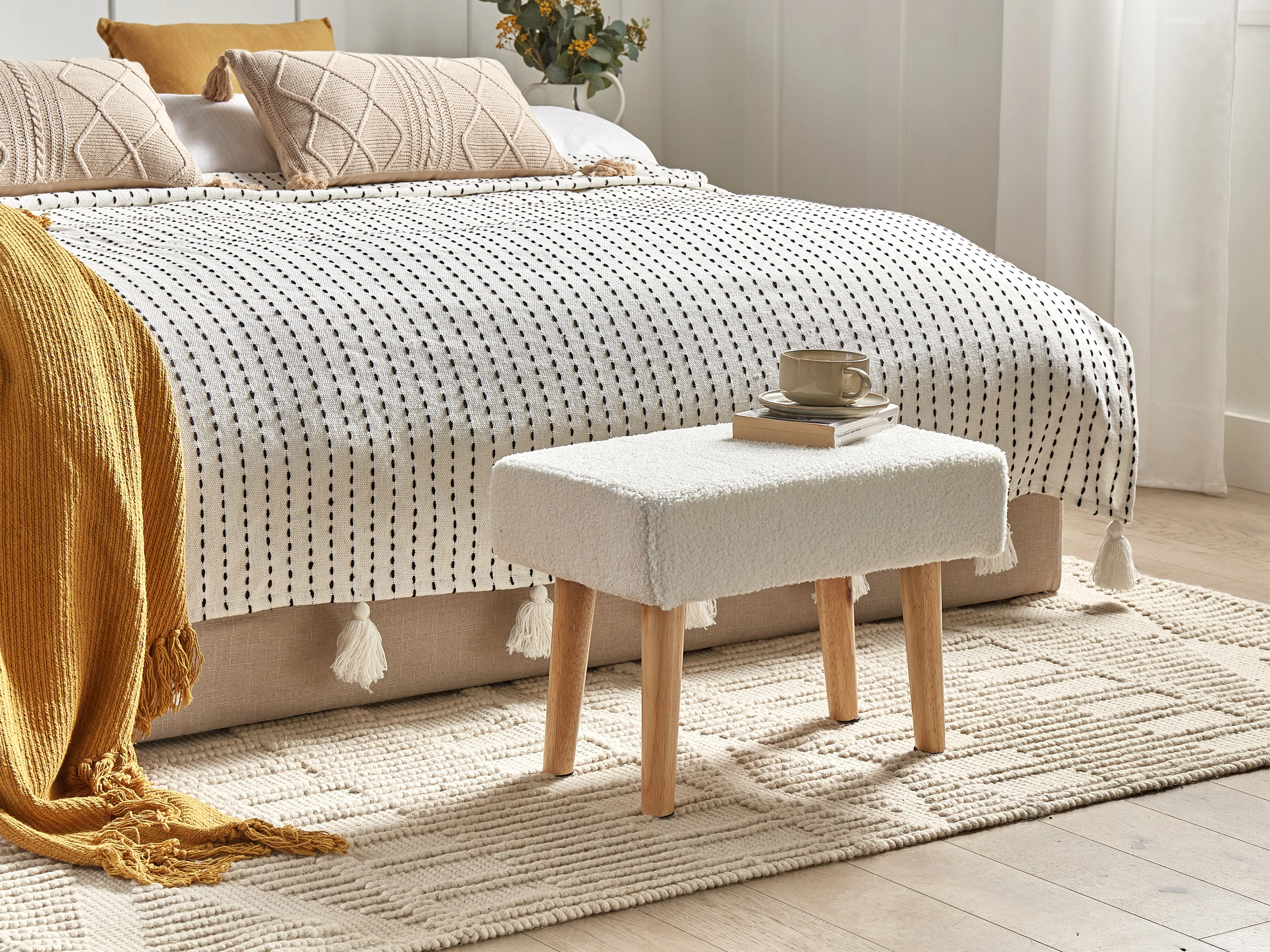 Hocker TAKOMA Bouclé Wit