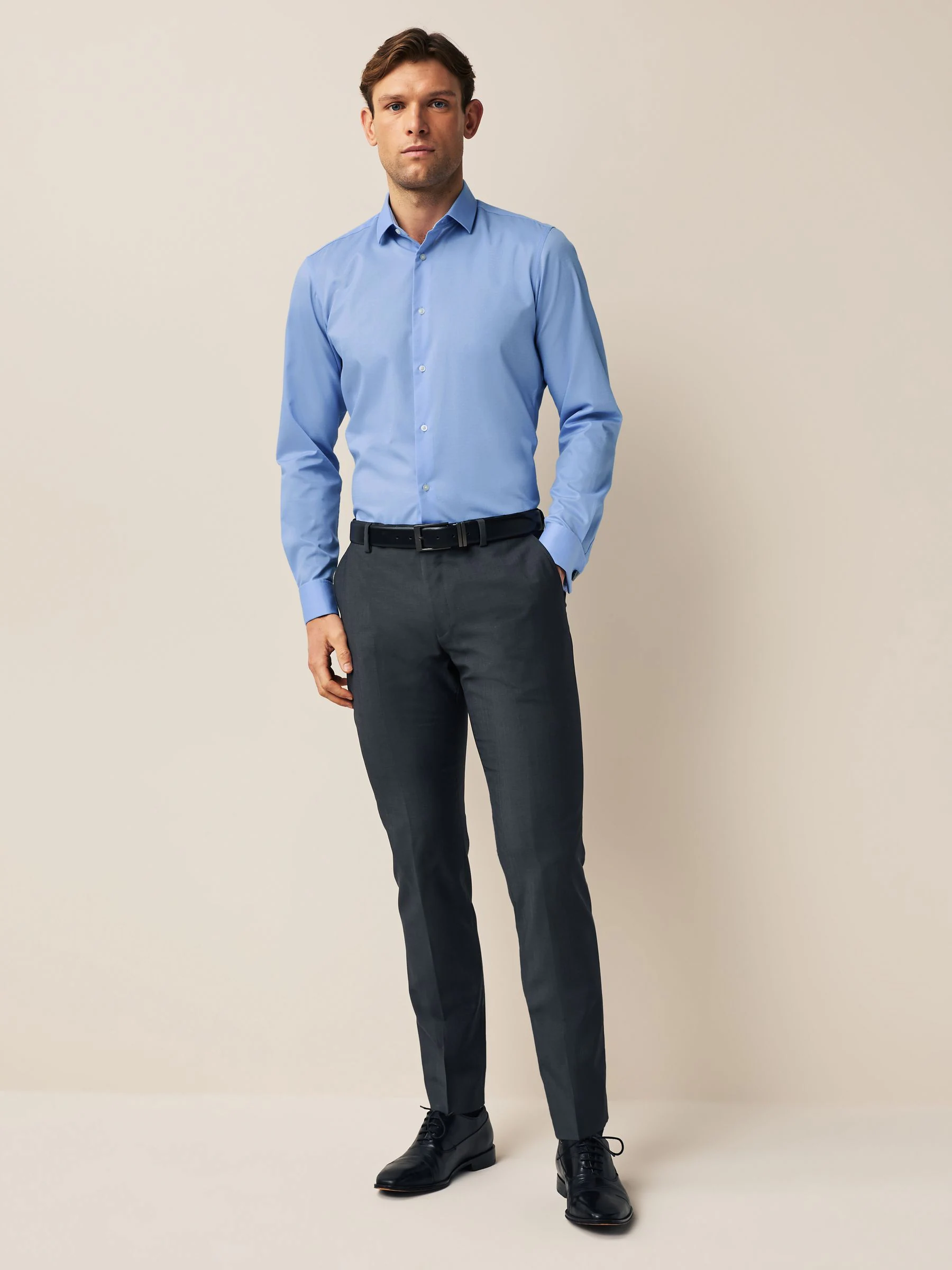 Blauw - Slim Fit - Eenvoudig te strijken slim fit overhemd met textuur en dubbele manchetten