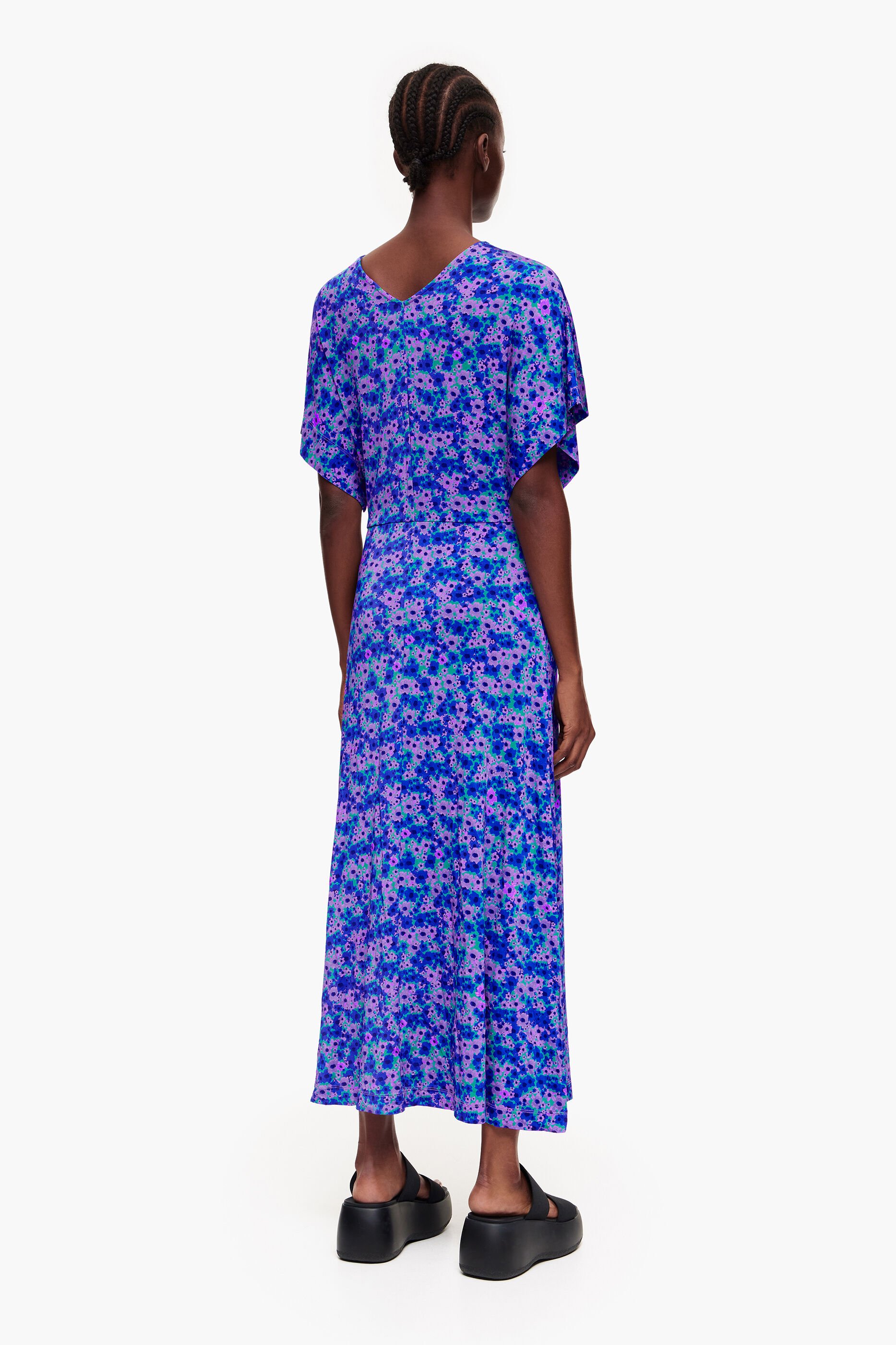 Vestido midi com estampa floral verde