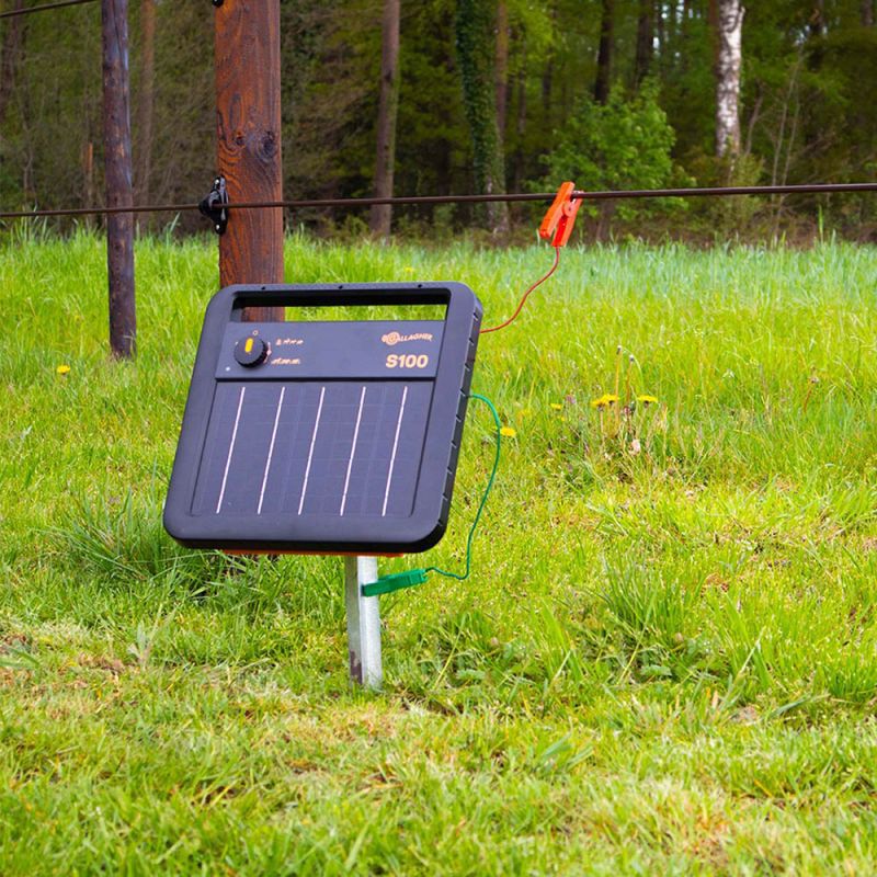 Gallagher Solar S100 met gratis Stander - Schrikdraadapparaten - 32 cm - Zwart - 12V - 1 Joule - 38.5 cm