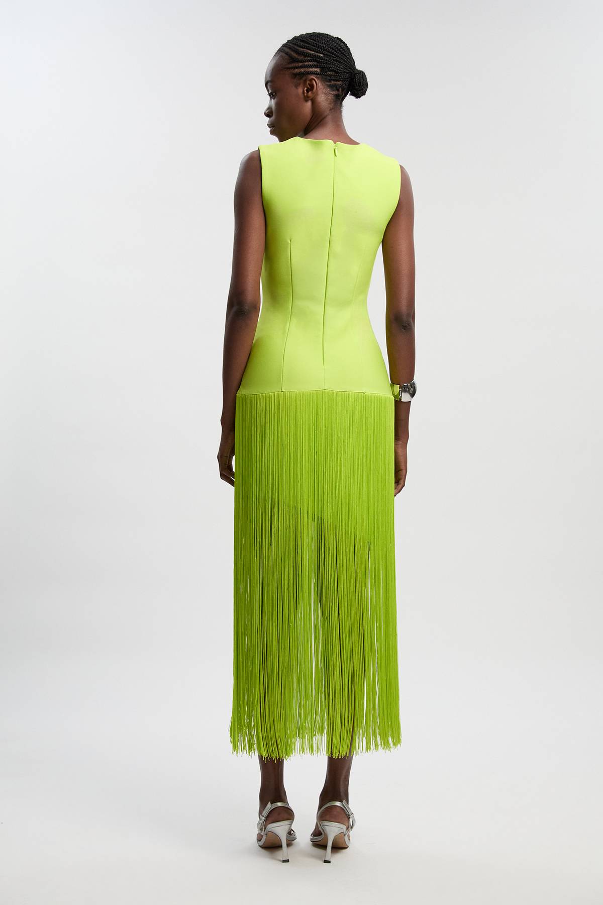 KarenMillen Robe Tricotée Moulante à Bandage avec Ourlet à Pompons