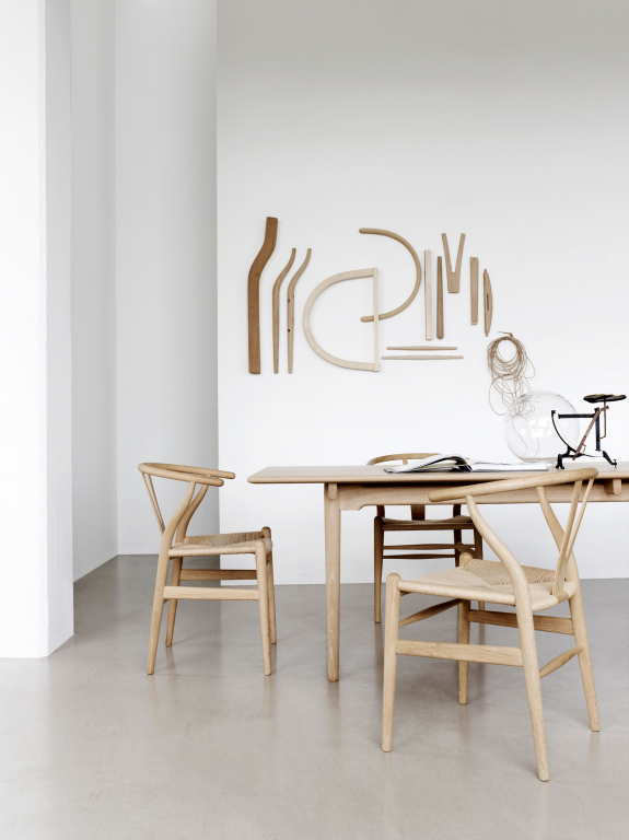 Carl Hansen & Son CH24 Wishbone stoel Black Paper Cord gezeept eiken