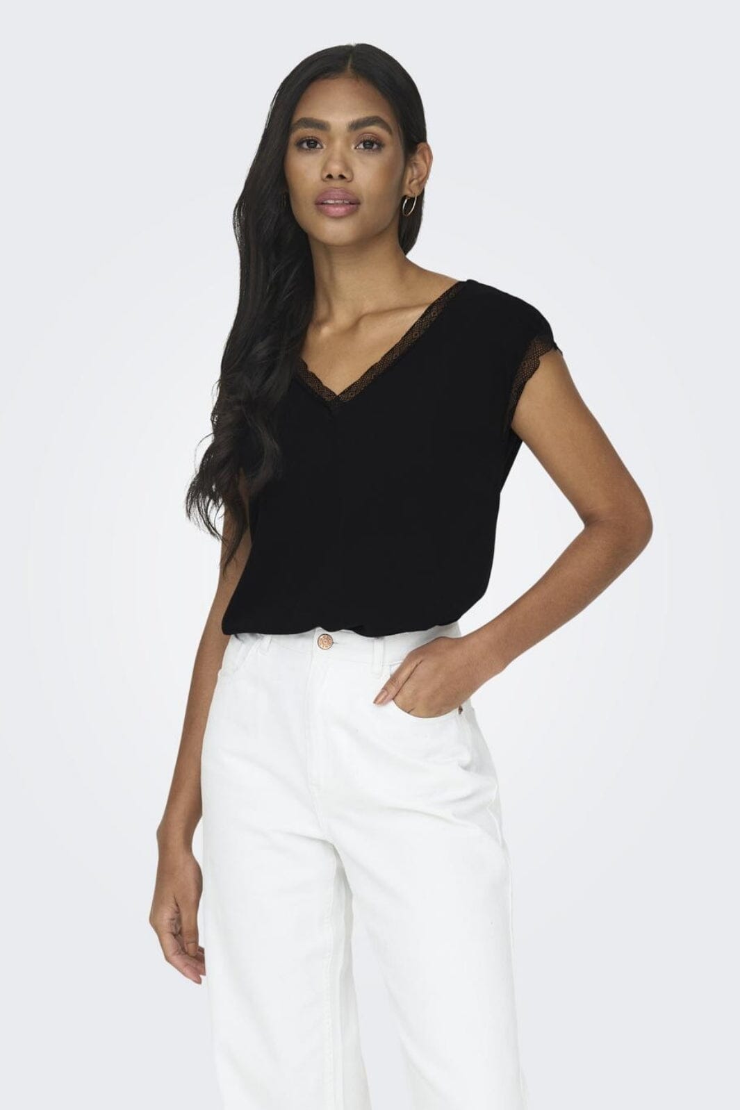 Only Onljasmina S/S V-Neck Lace Top