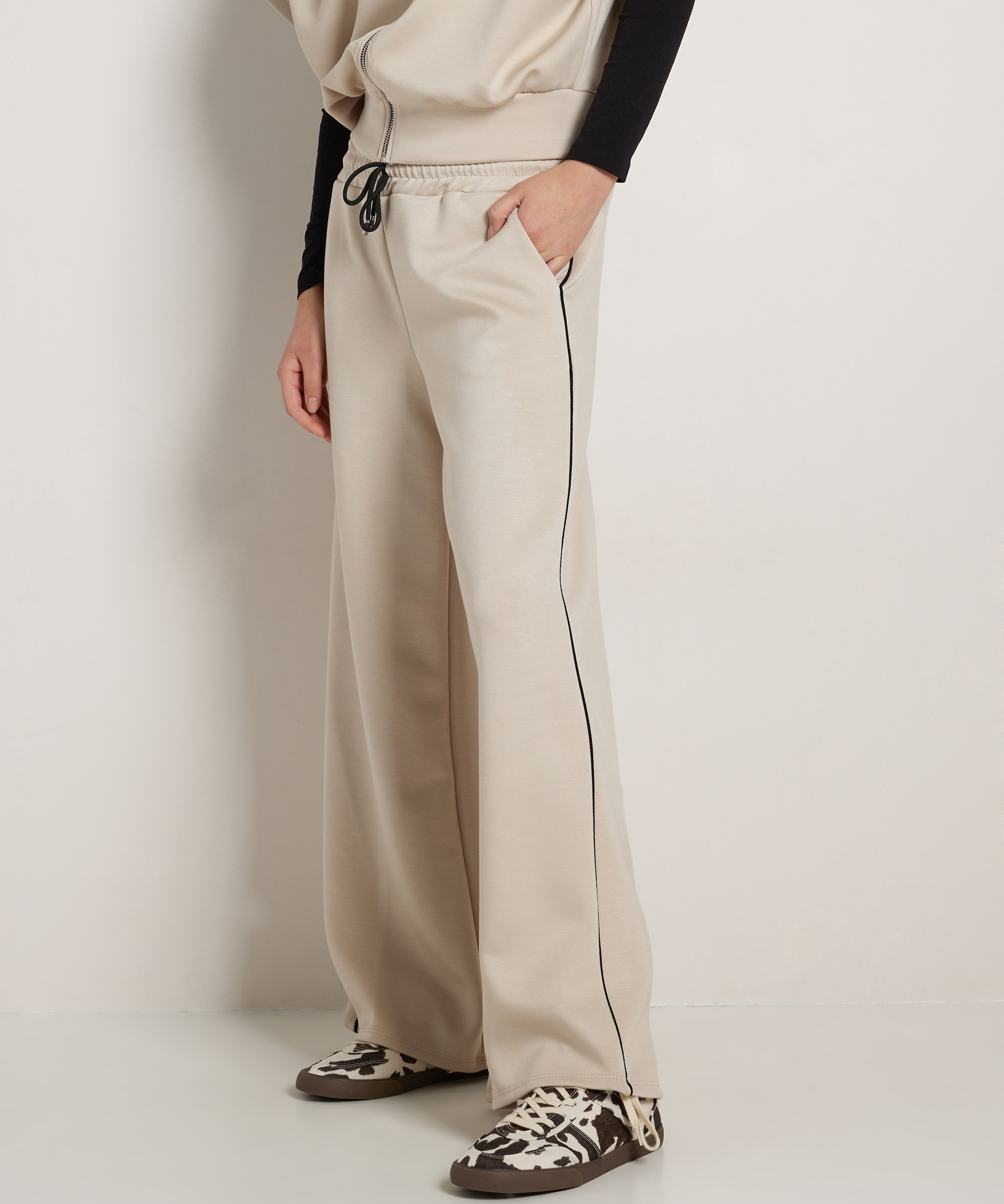 wide fit broek met tapestreep