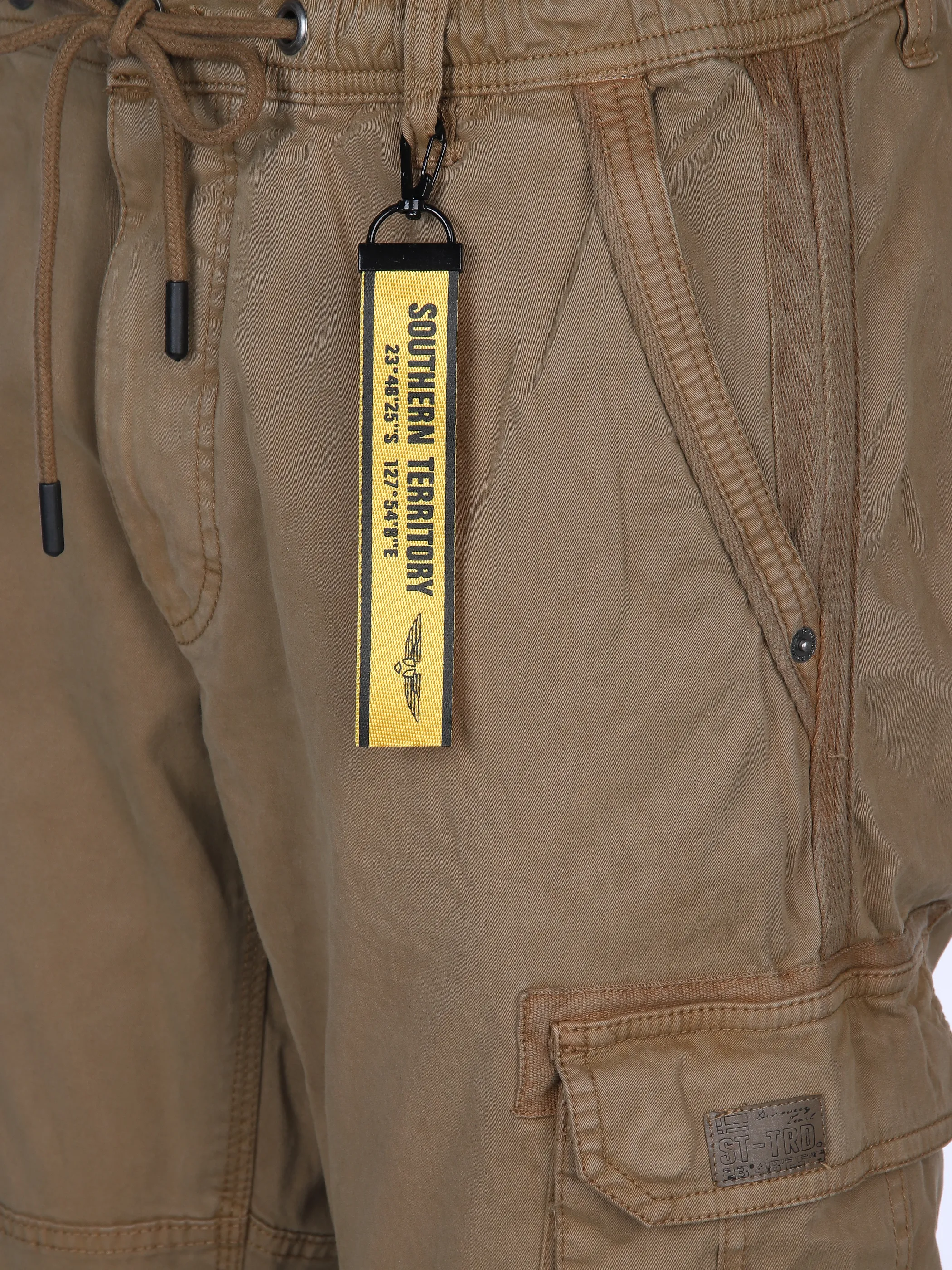 Herren Cargo-Schlupfhose mit vielen Details