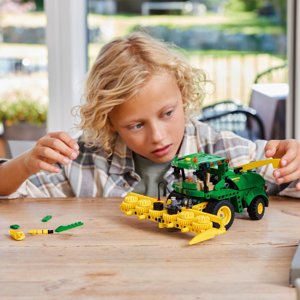 LEGO Technic 42168 John Deere 9700 Feldhäcksler