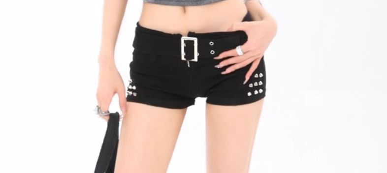 JVL - Lage taille denim shorts met riem en studs
