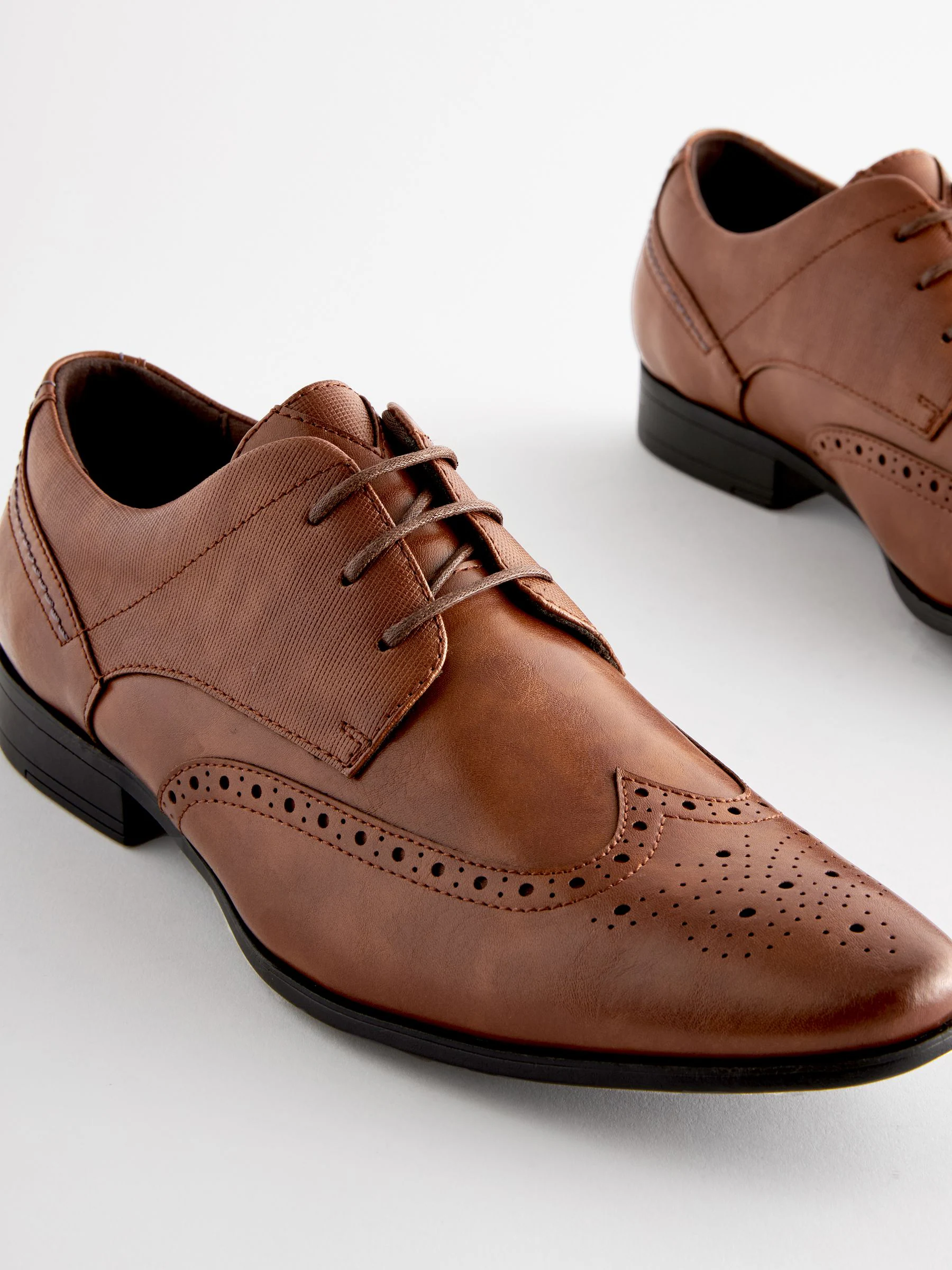 Lichtbruin - Wijde pasvorm - Brogueschoenen